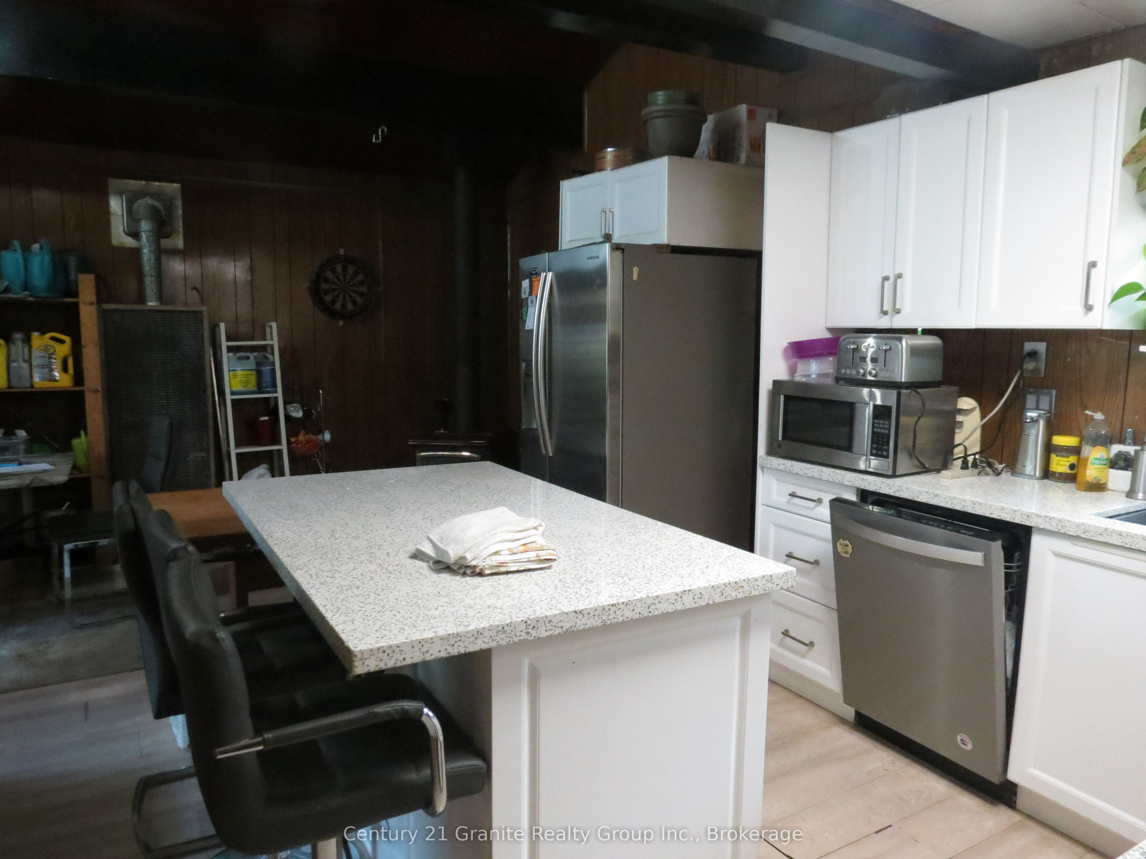 1060 Buttercup Drive, Highlands East, ON K0L 3C0 photo 5