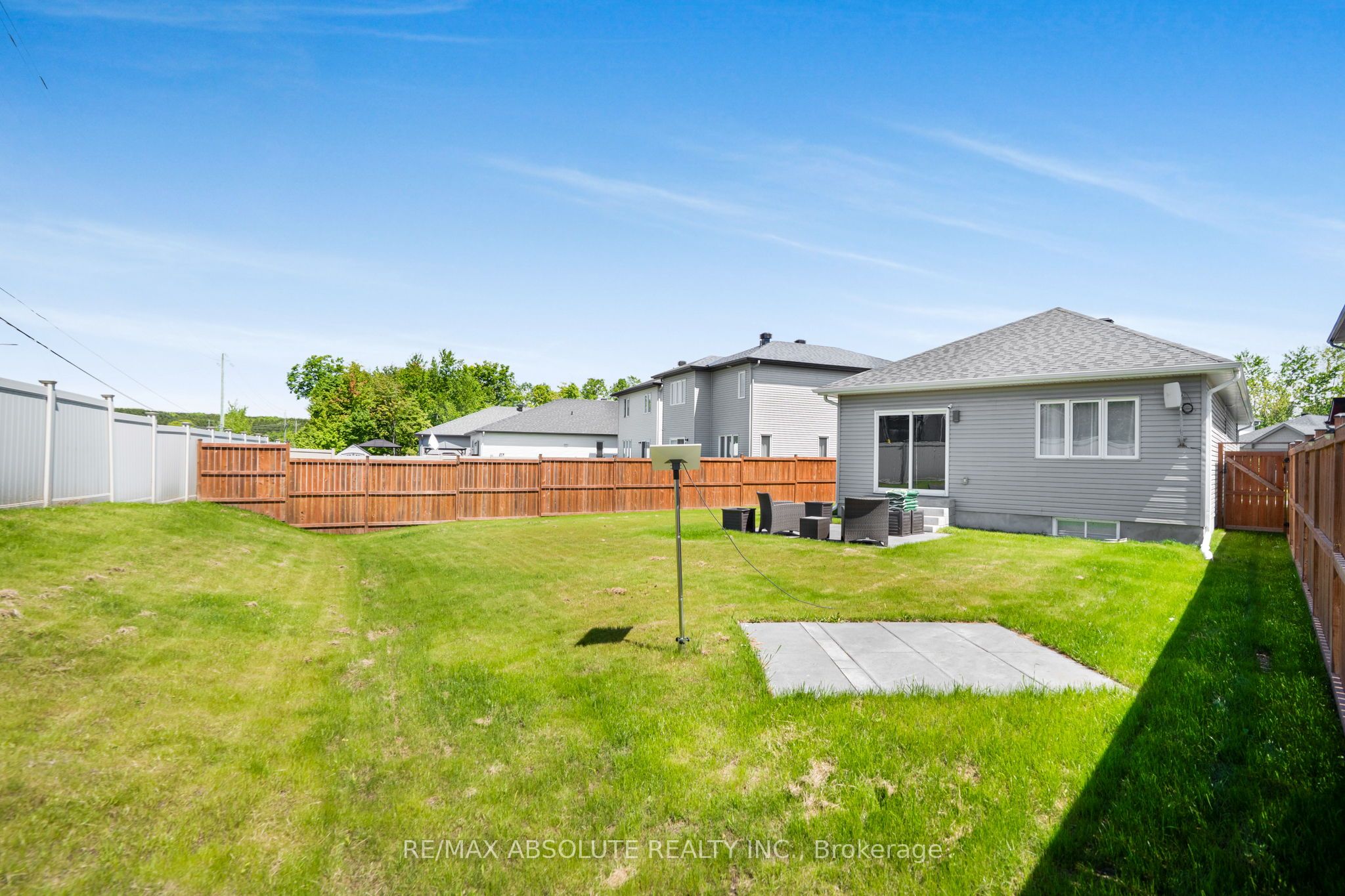 625 Robert Street, Clarence-Rockland, ON K4K 0J8 photo 3
