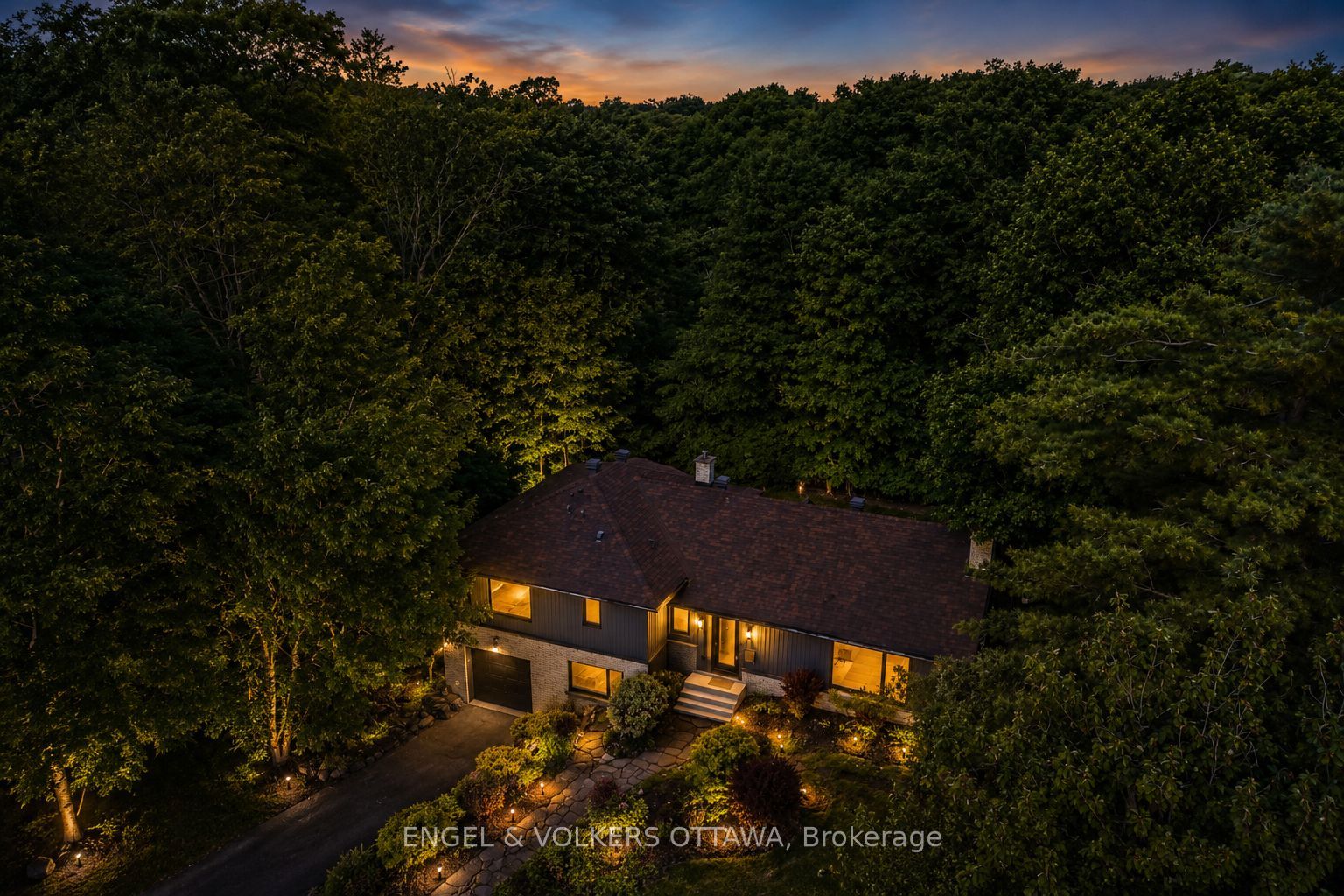 1 Amberly Place, Beacon Hill North - South and Area, ON K1J 7J9 photo 4