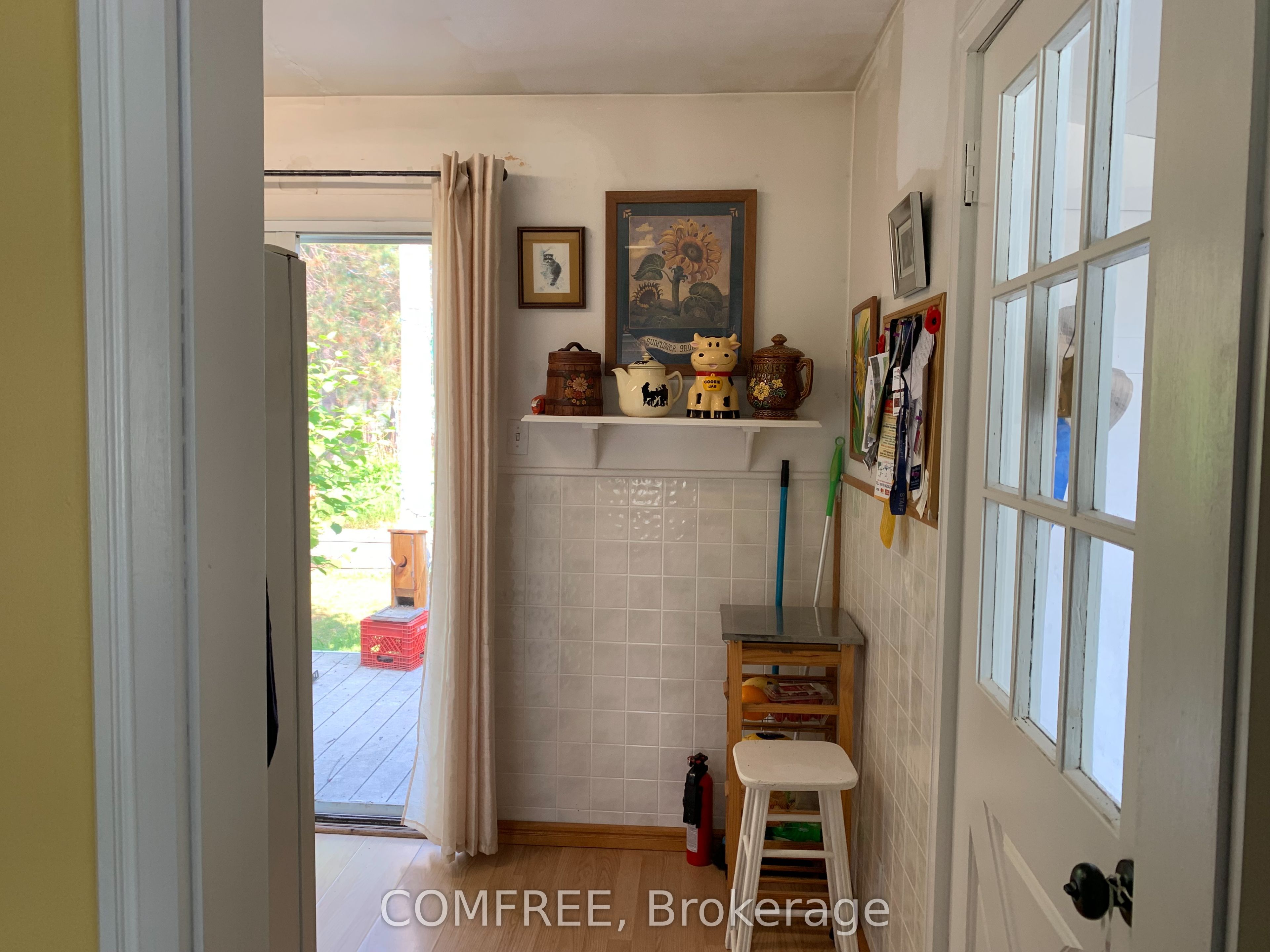 39 Lake Street, South Algonquin, ON K0J 2M0 photo 3