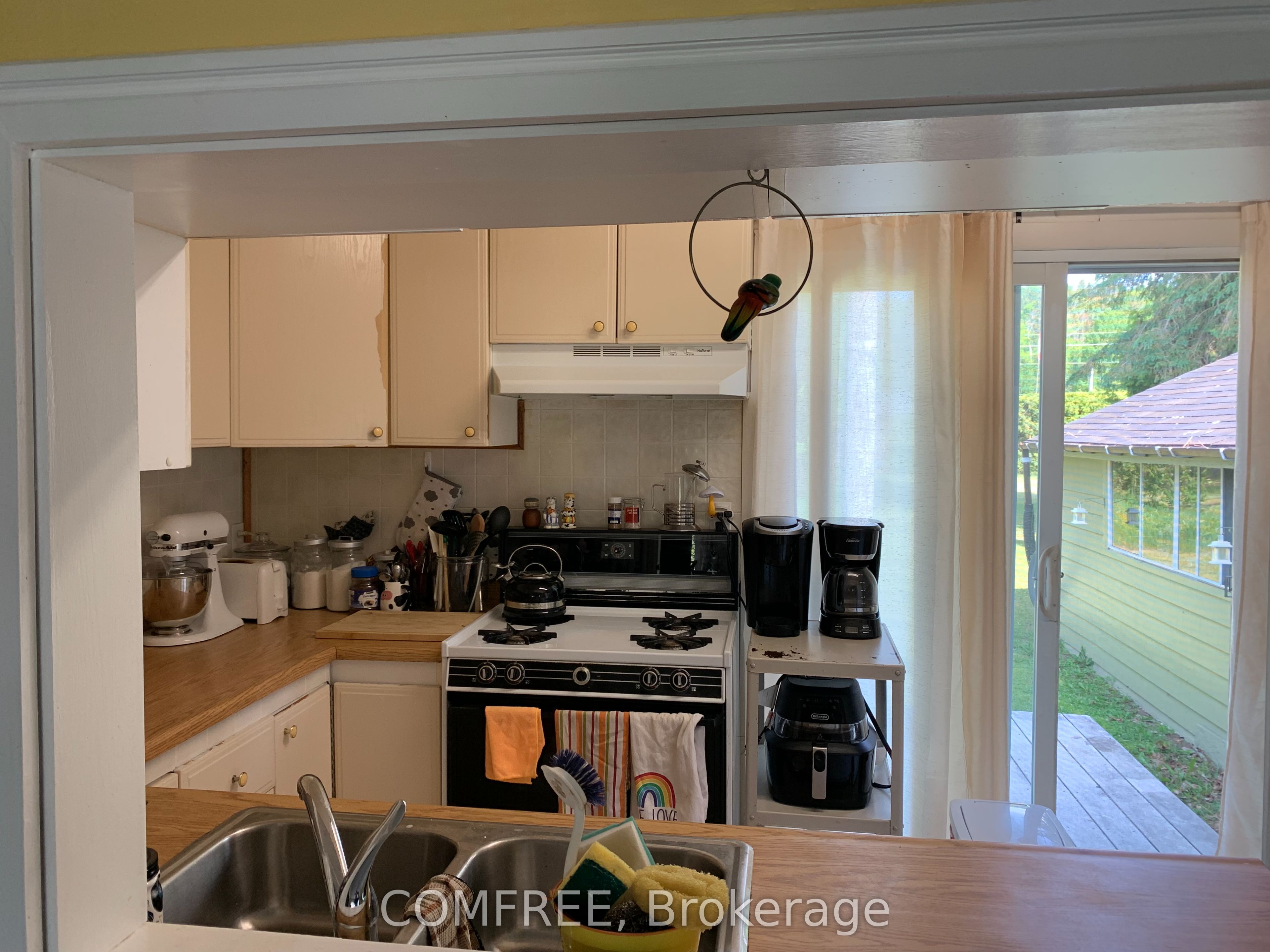 39 Lake Street, South Algonquin, ON K0J 2M0 photo 5
