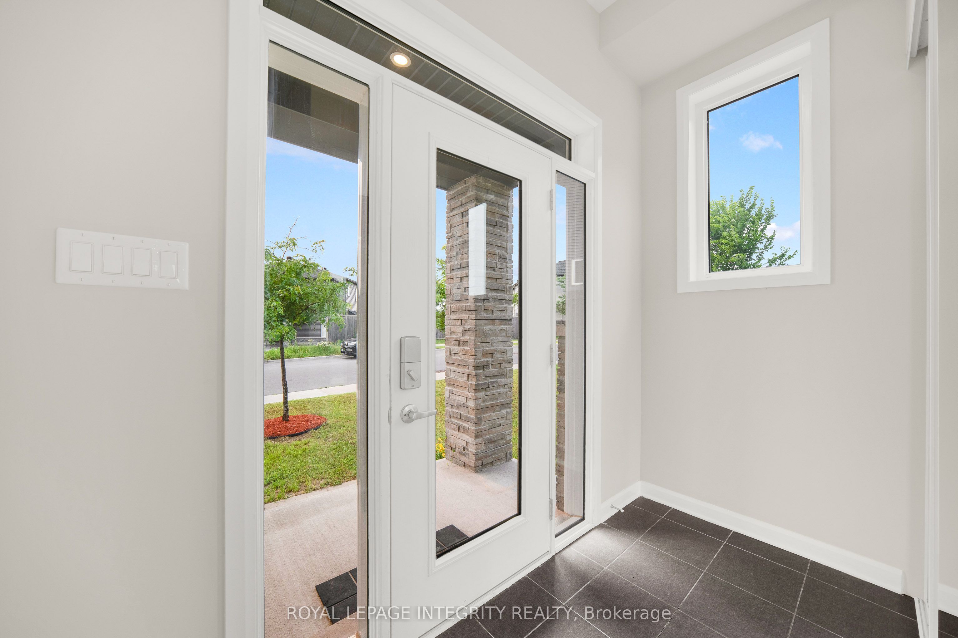 185 Bending Way, Barrhaven, ON K2J 6P2 photo 3