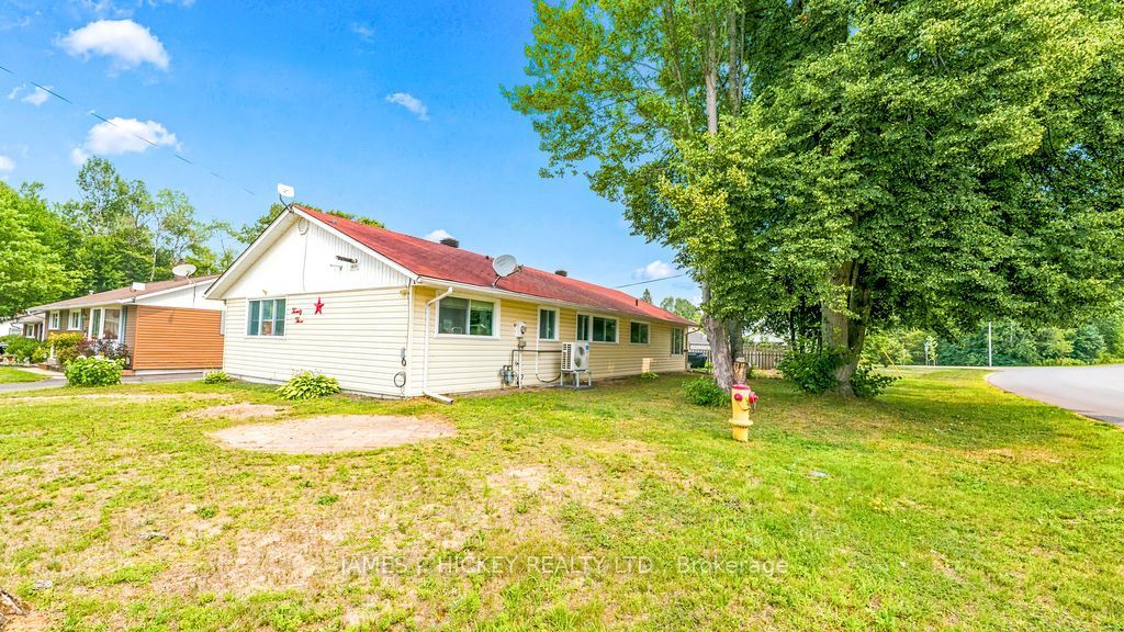 23 Newton Crescent, Deep River, ON K0J 1P0 photo 3