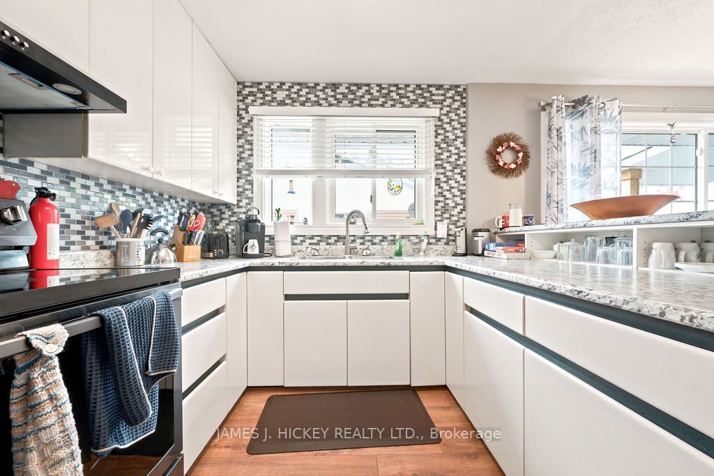 23 Newton Crescent, Deep River, ON K0J 1P0 photo 4