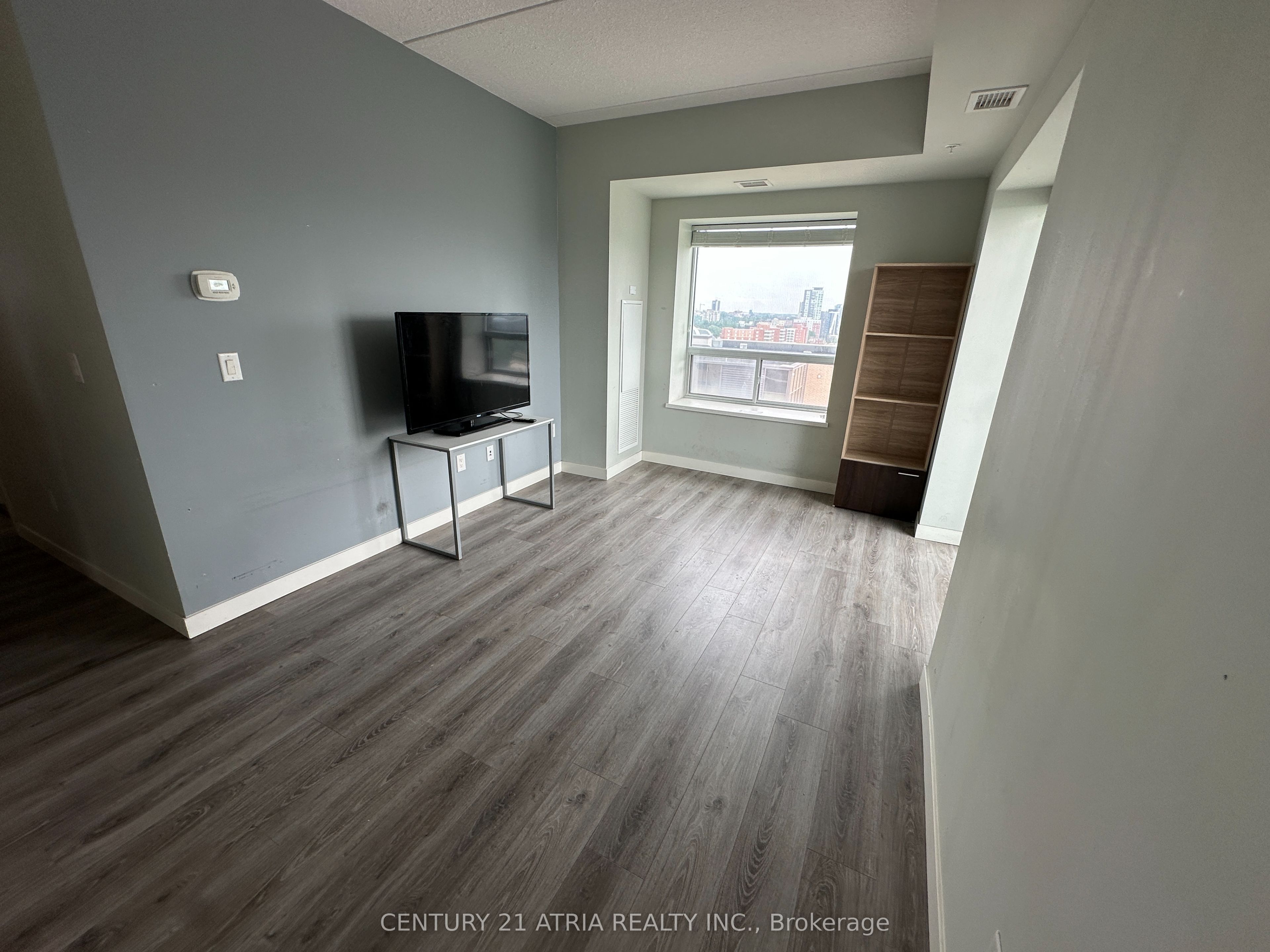 318 Spruce Street 1310, Waterloo, ON N2L 3M7 photo 4