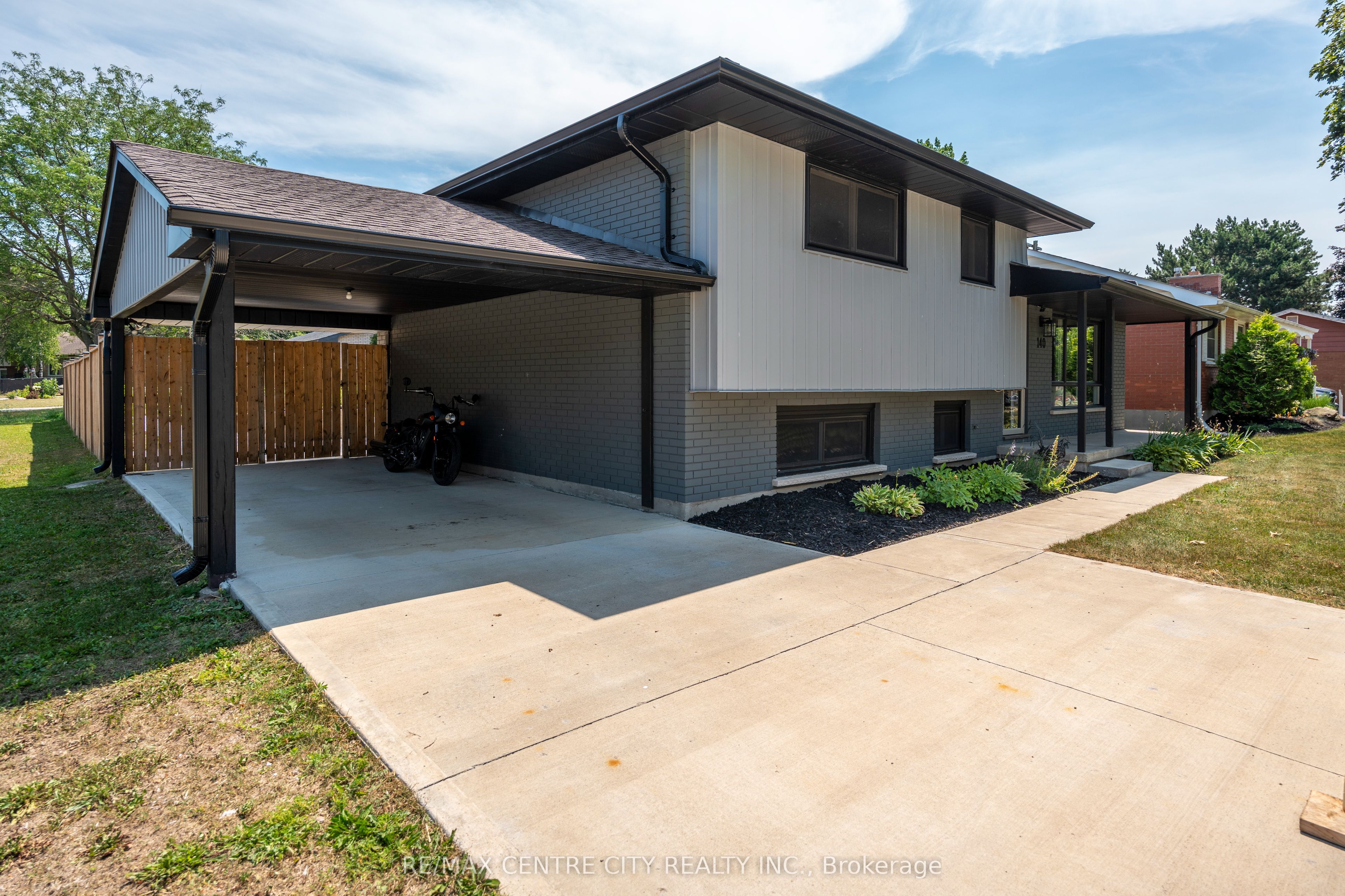 140 Oakwood Place, Thames Centre, ON N0L 1G3 photo 4