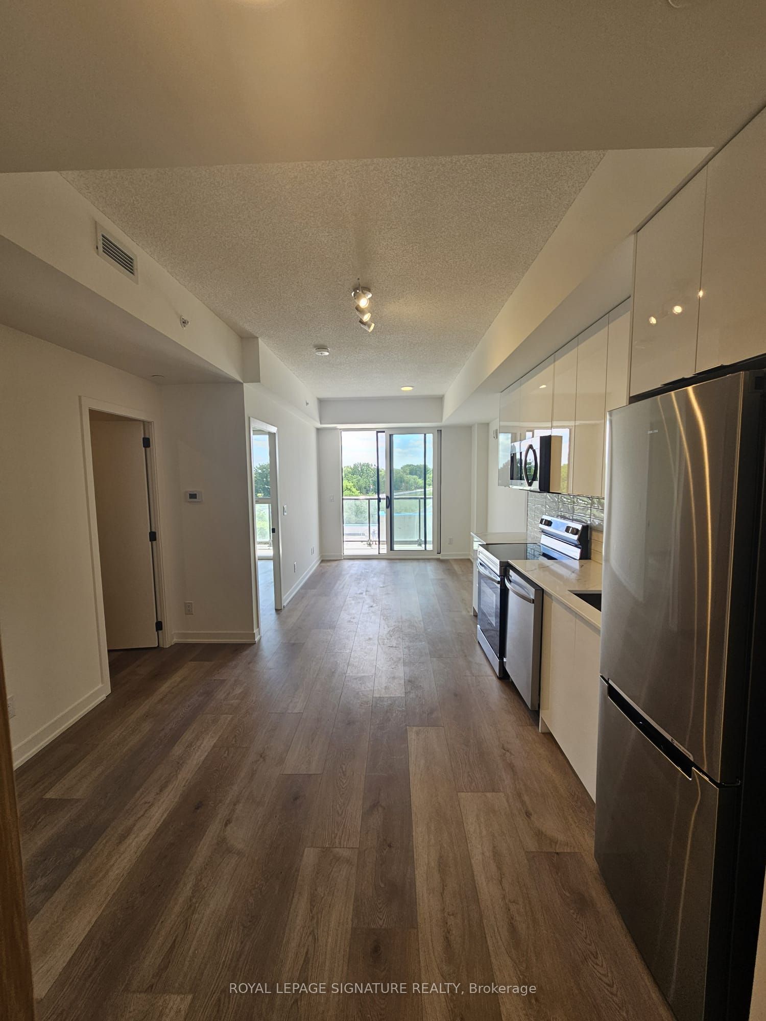 33 Erie Avenue 610, Brantford, ON N3S 0K7 photo 2