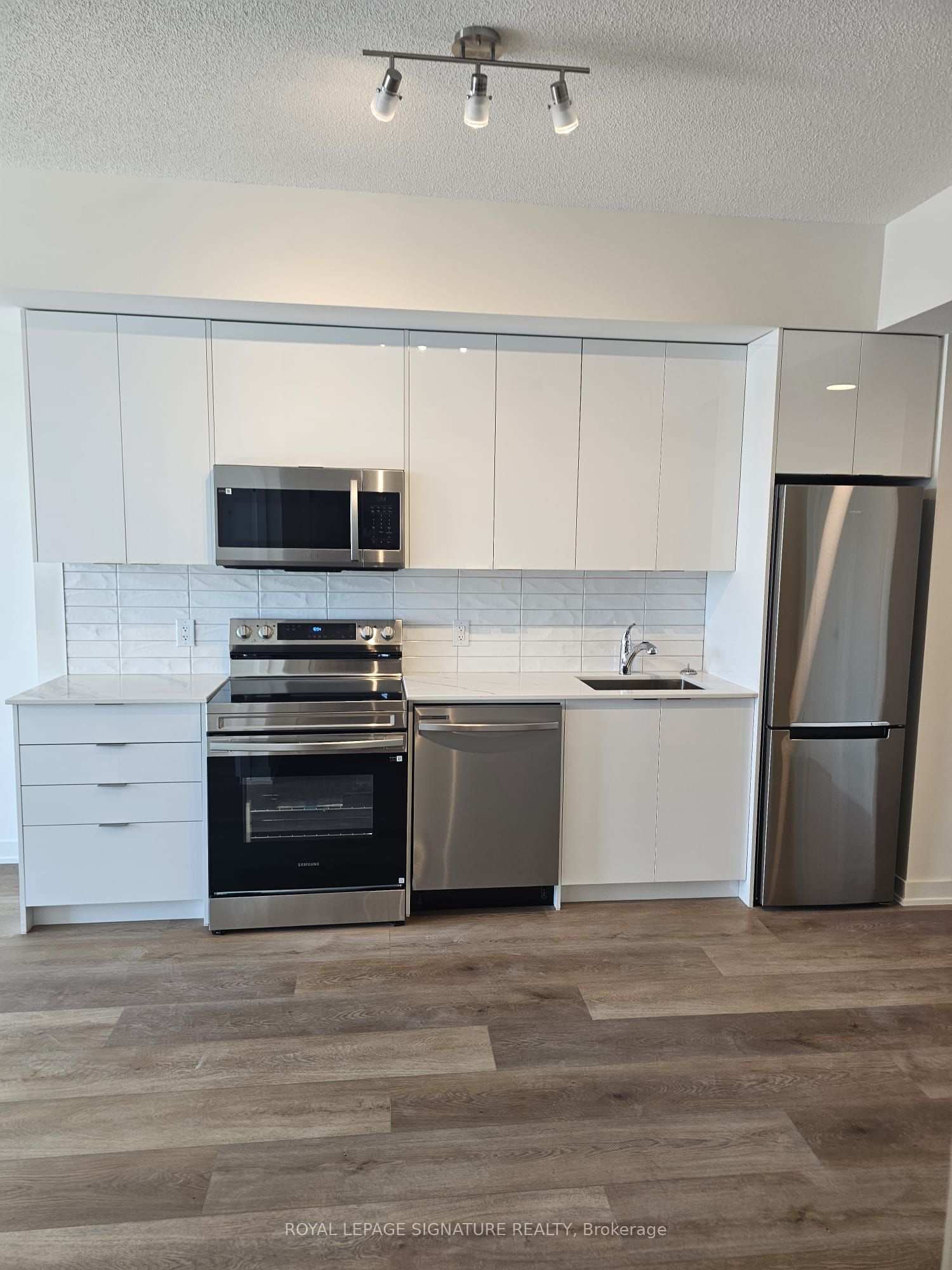 33 Erie Avenue 610, Brantford, ON N3S 0K7 photo 5