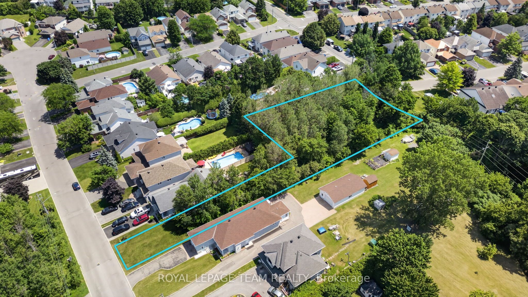 6882C Edgar Brault Street, Orleans - Convent Glen and Area, ON K1C 1L7 photo 3