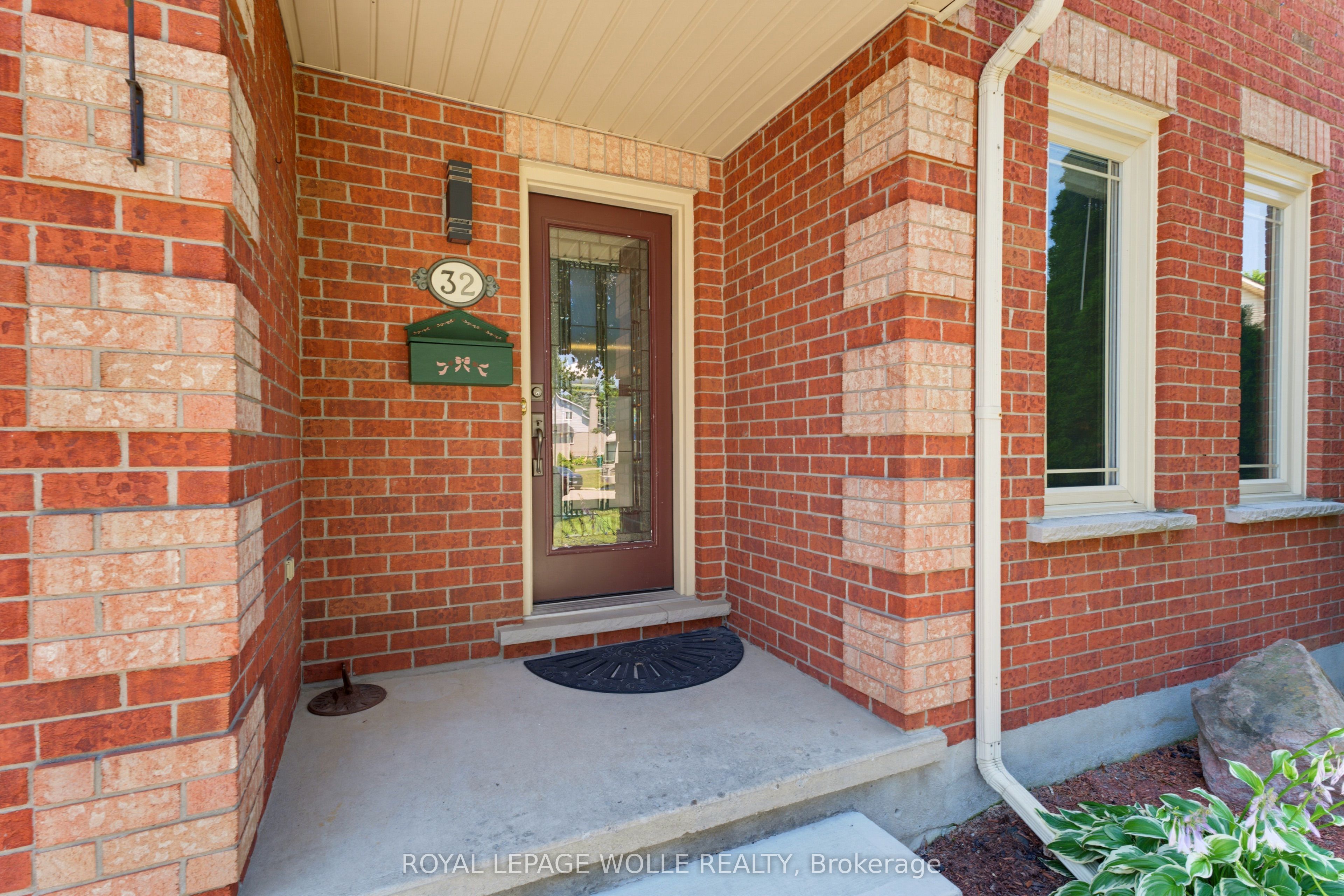 32 Stonehaven Place, Cambridge, ON N1S 4V8 photo 4