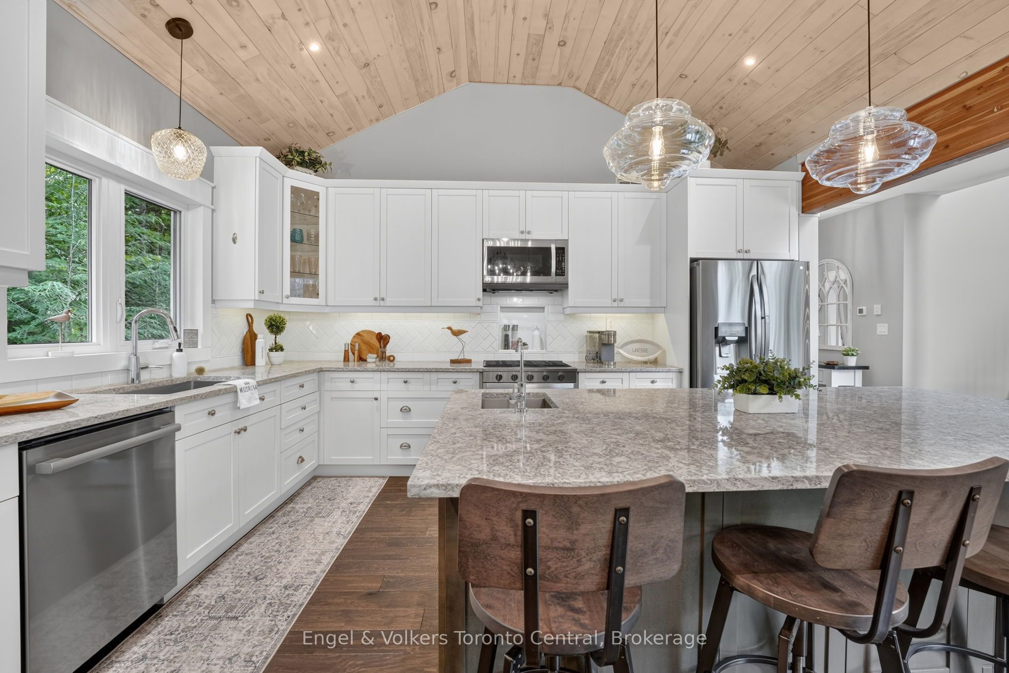 1076 Healey Lake Road, Bracebridge, ON P1L 1X3 photo 5