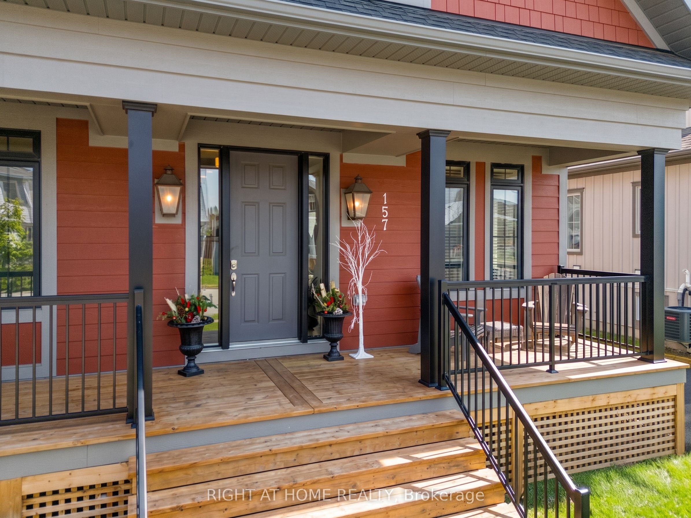 157 Courtland Street, Blue Mountains, ON L9Y 5L7 photo 3