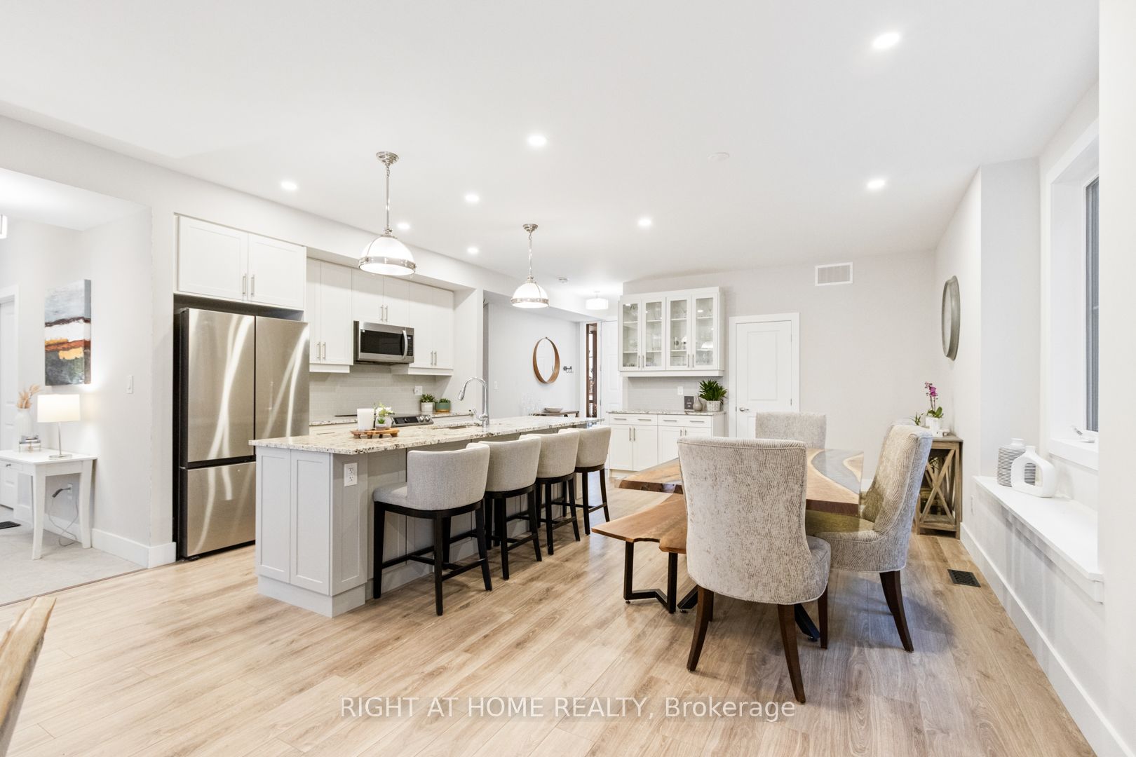 157 Courtland Street, Blue Mountains, ON L9Y 5L7 photo 5