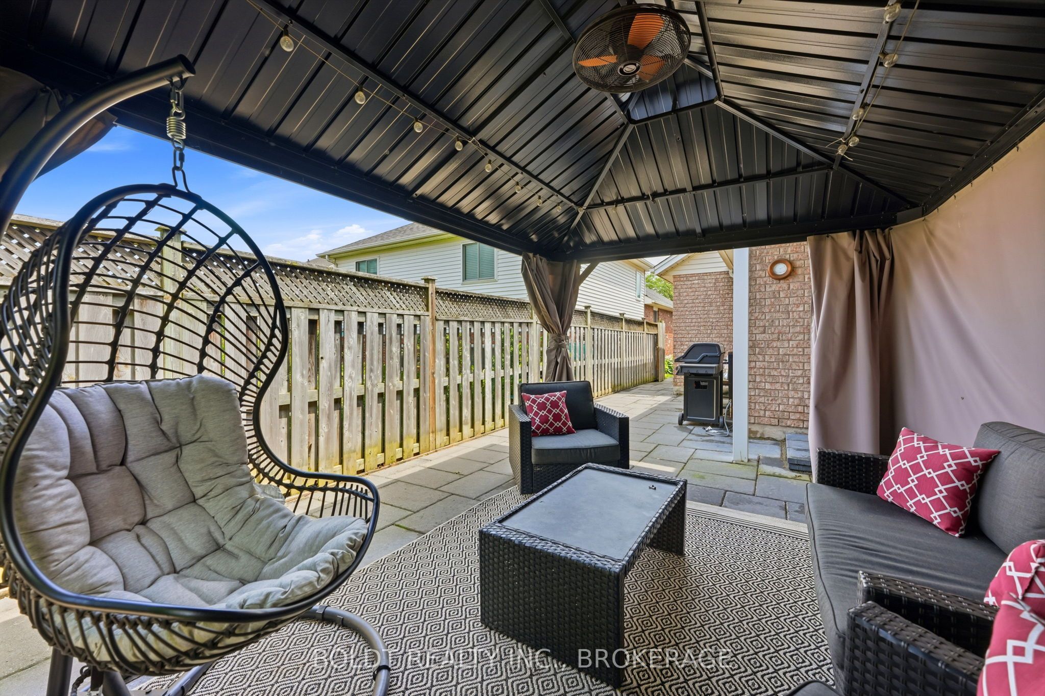 22 Graves Crescent, St. Catharines, ON L2S 3Z6 photo 3