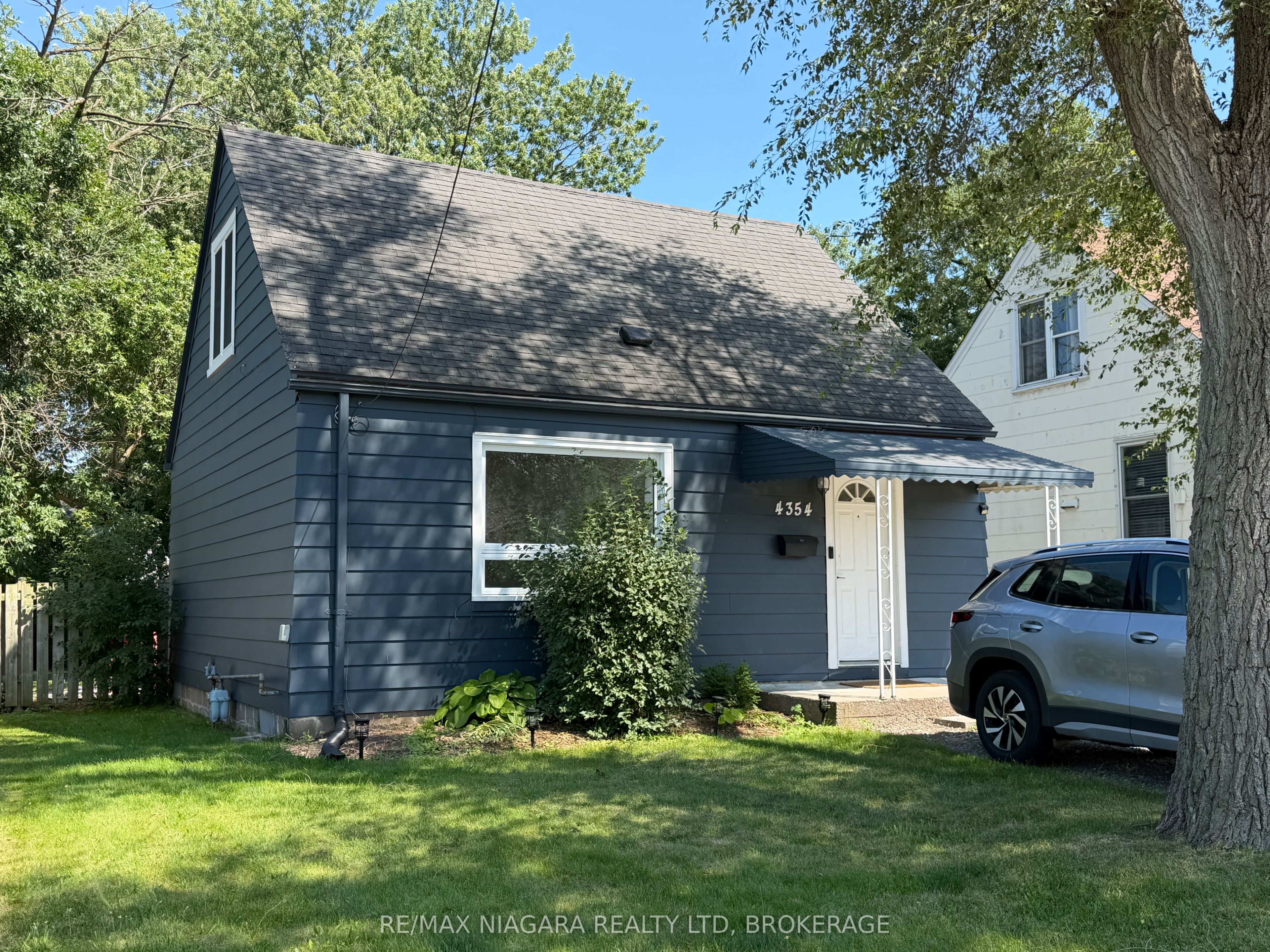 4354 Fifth Avenue, Niagara Falls, ON L2E 4R2 photo 3
