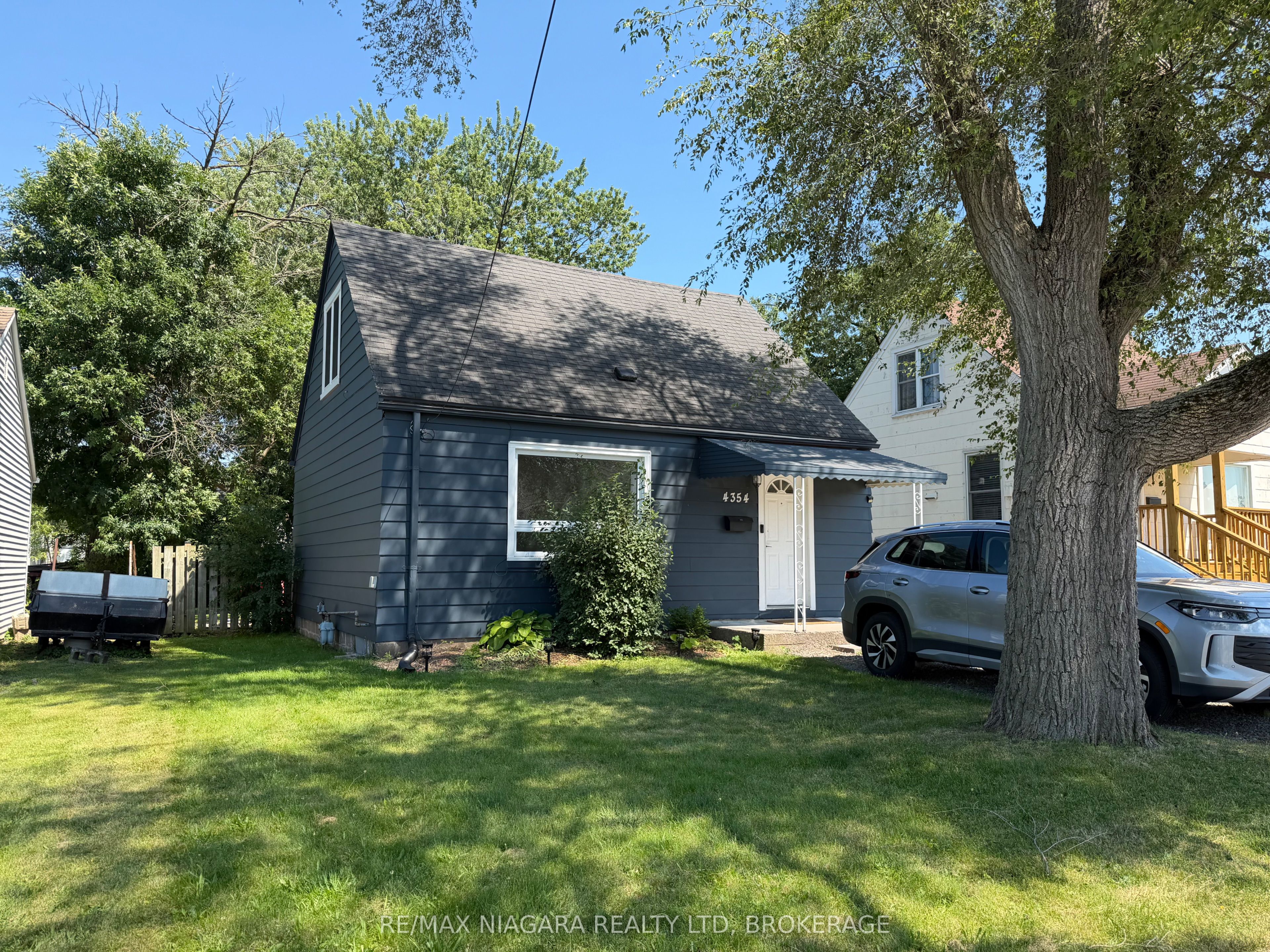 4354 Fifth Avenue, Niagara Falls, ON L2E 4R2 photo 4