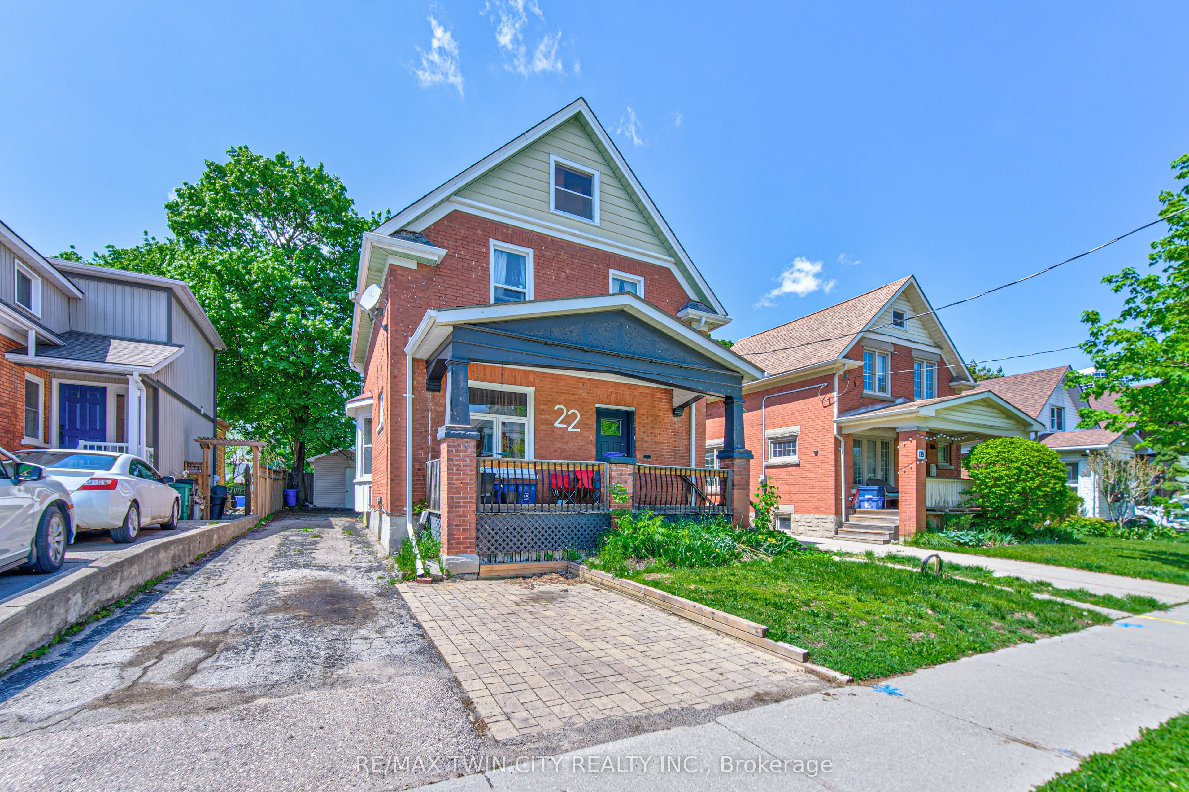 22 Herlan Avenue, Kitchener, ON N2G 4K3 photo 2
