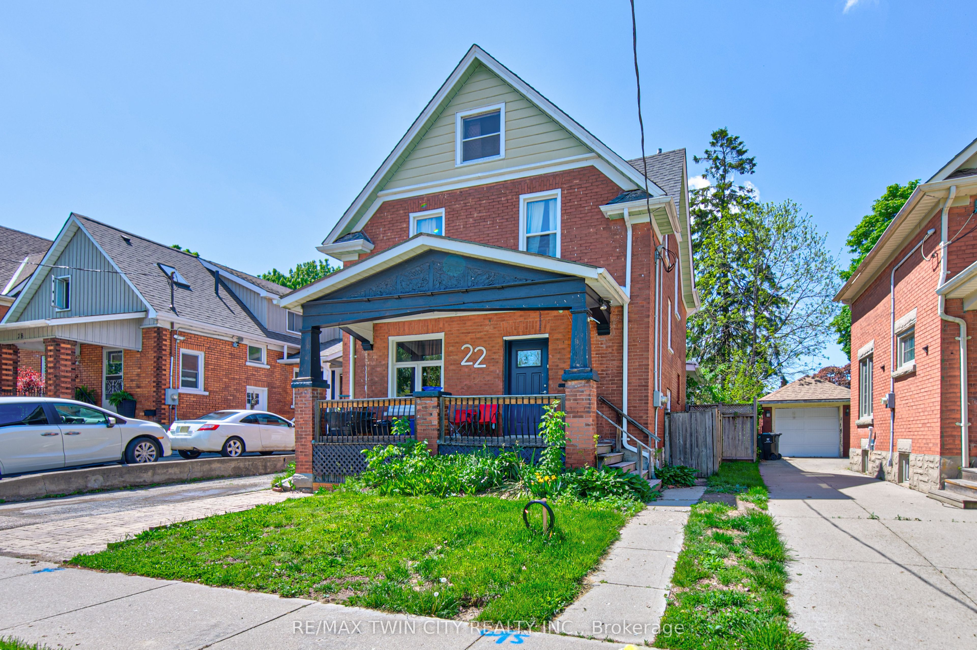 22 Herlan Avenue, Kitchener, ON N2G 4K3 photo 3