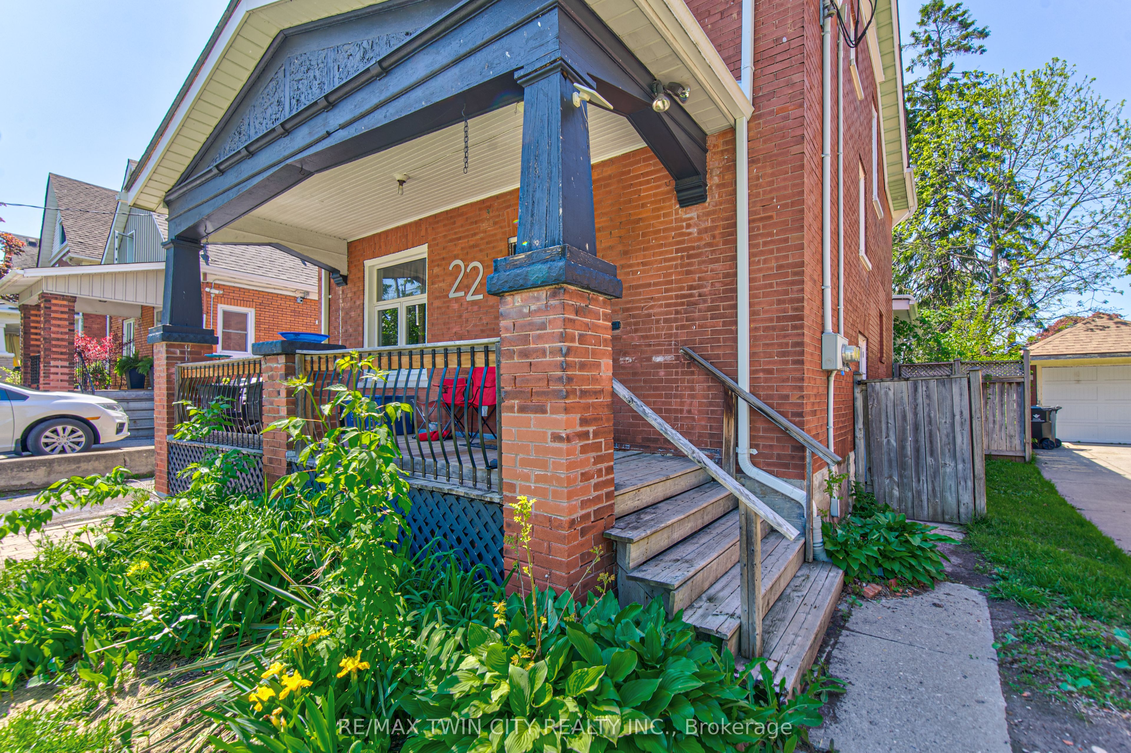 22 Herlan Avenue, Kitchener, ON N2G 4K3 photo 4