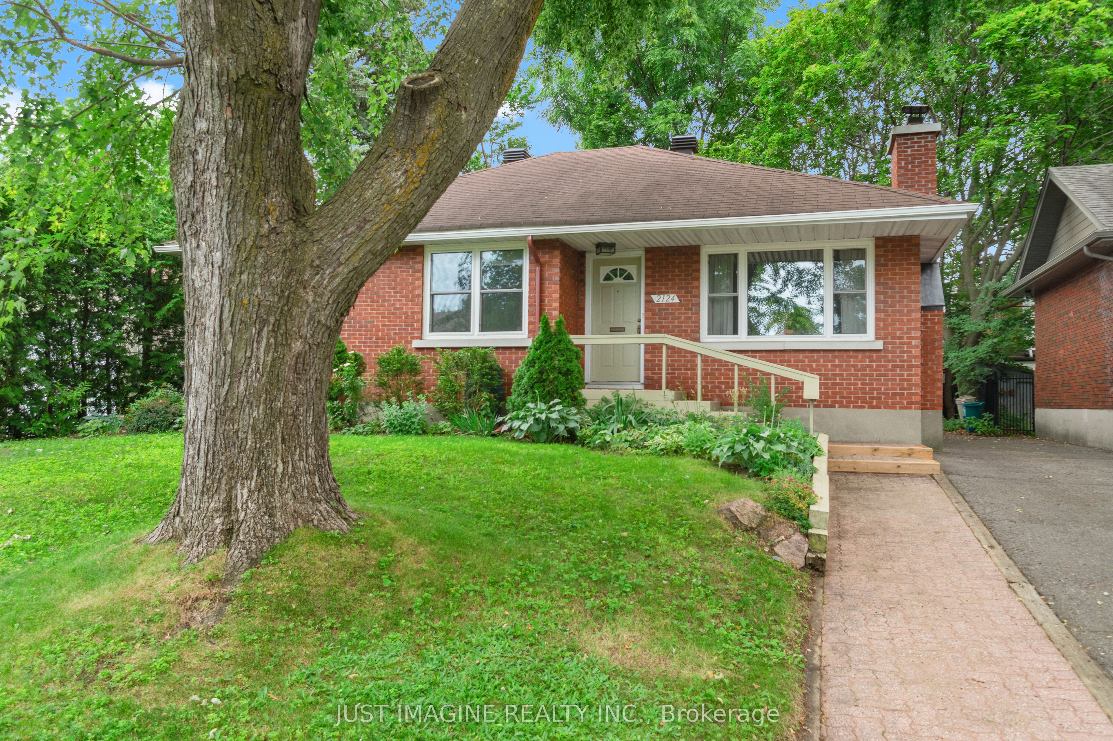 2124 Knightsbridge Road, Carlingwood - Westboro and Area, ON K2A 0R2 photo 2