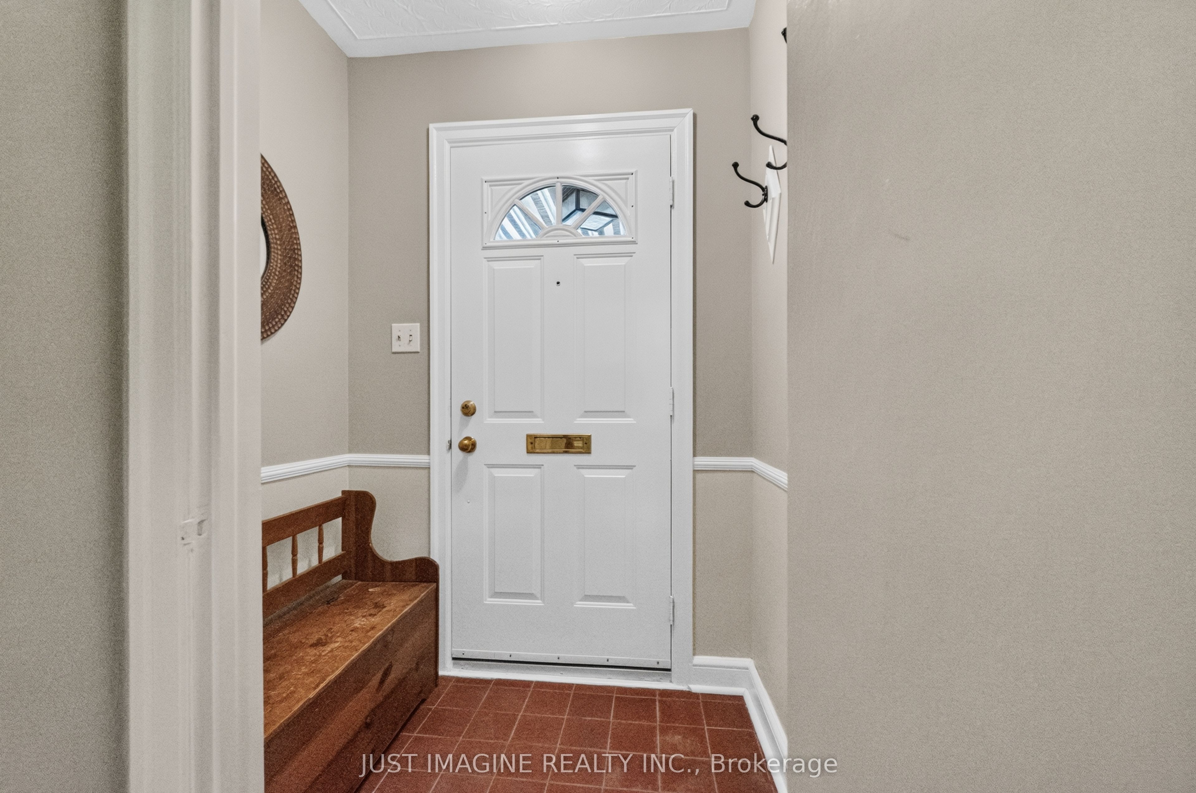 2124 Knightsbridge Road, Carlingwood - Westboro and Area, ON K2A 0R2 photo 5