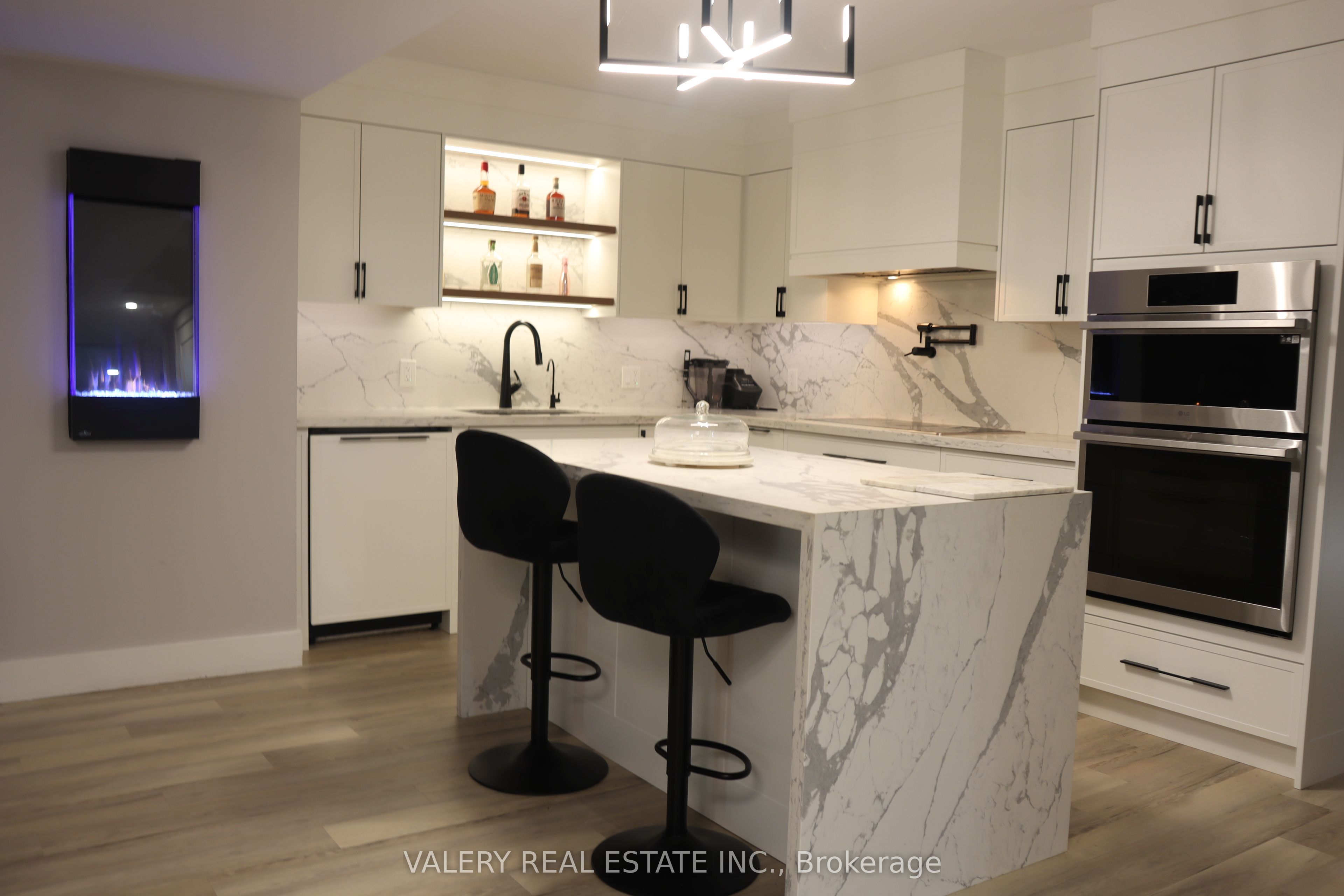 33 Chilton Dr. Drive, Hamilton, ON L8J 1L4