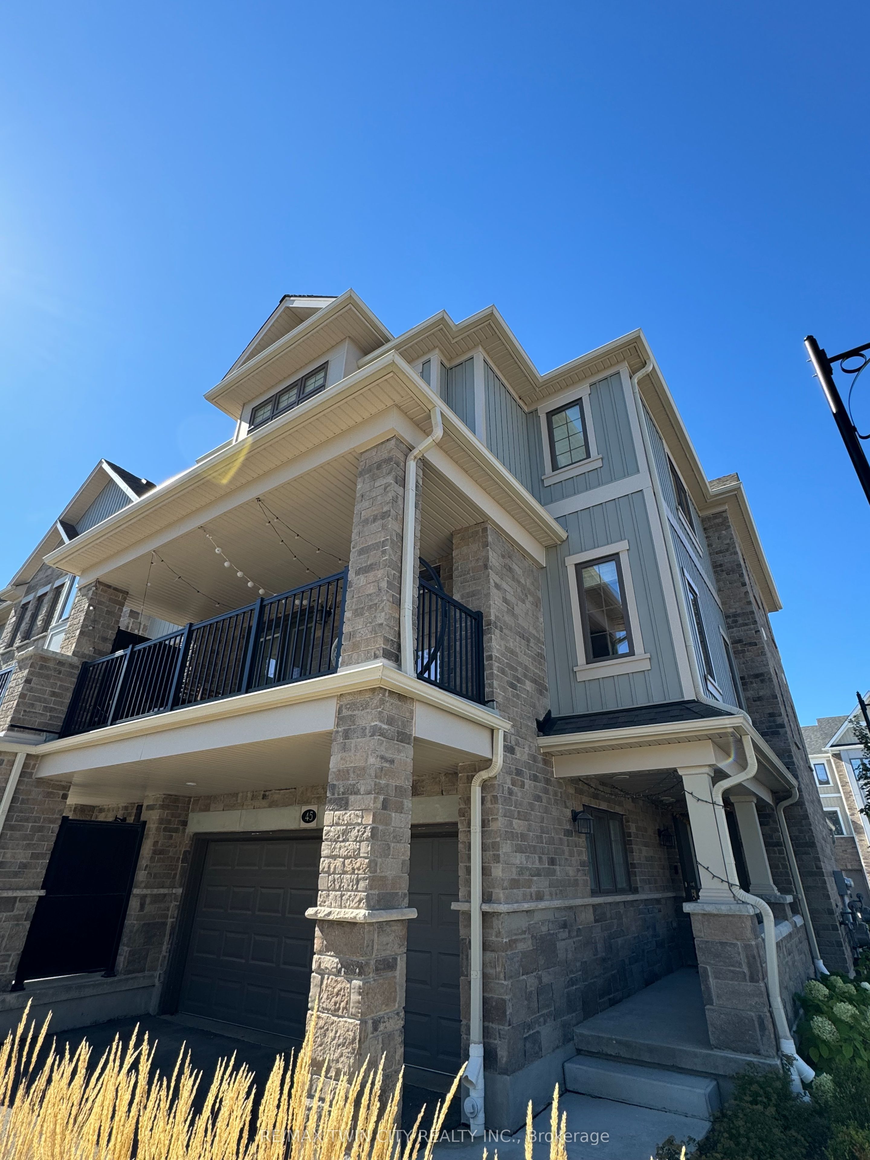 45 Bank Swallow Crescent, Kitchener, ON N2P 0J7 photo 2