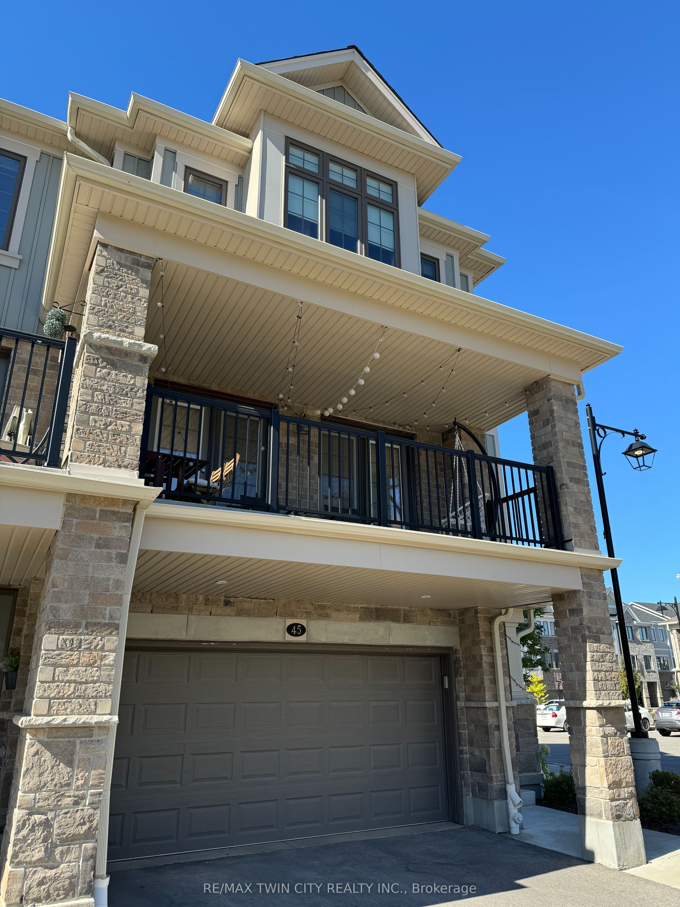 45 Bank Swallow Crescent, Kitchener, ON N2P 0J7 photo 3