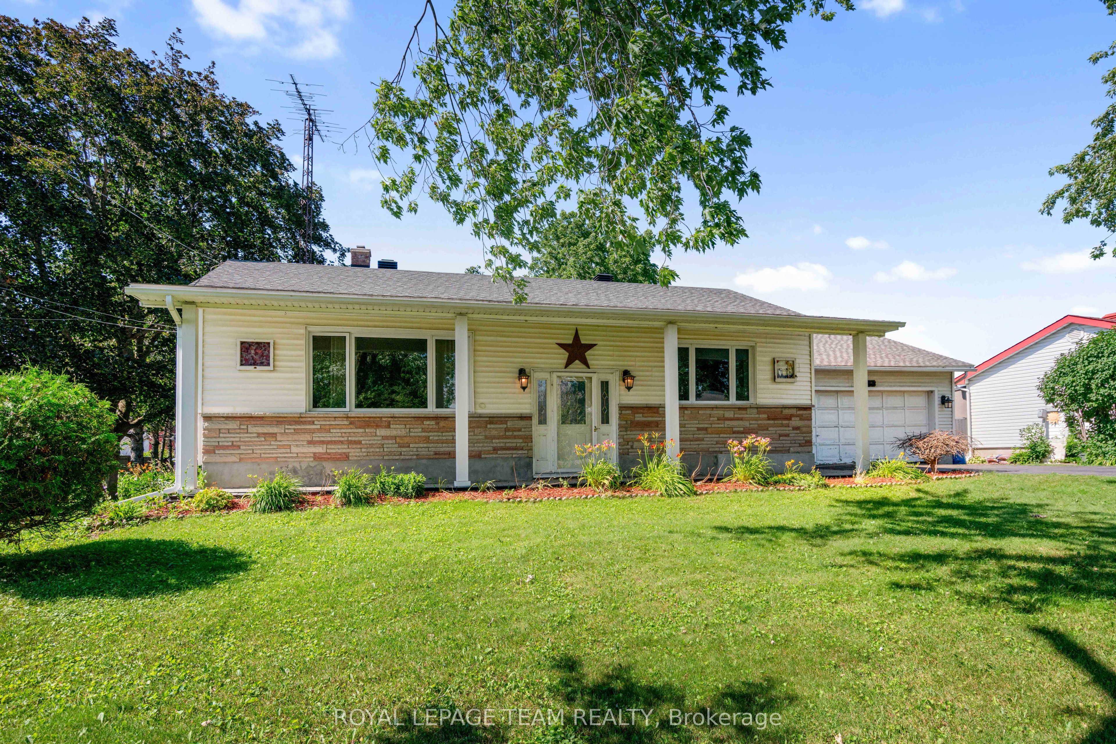 12029 Main Street, North Dundas, ON K0C 2K0 photo 3