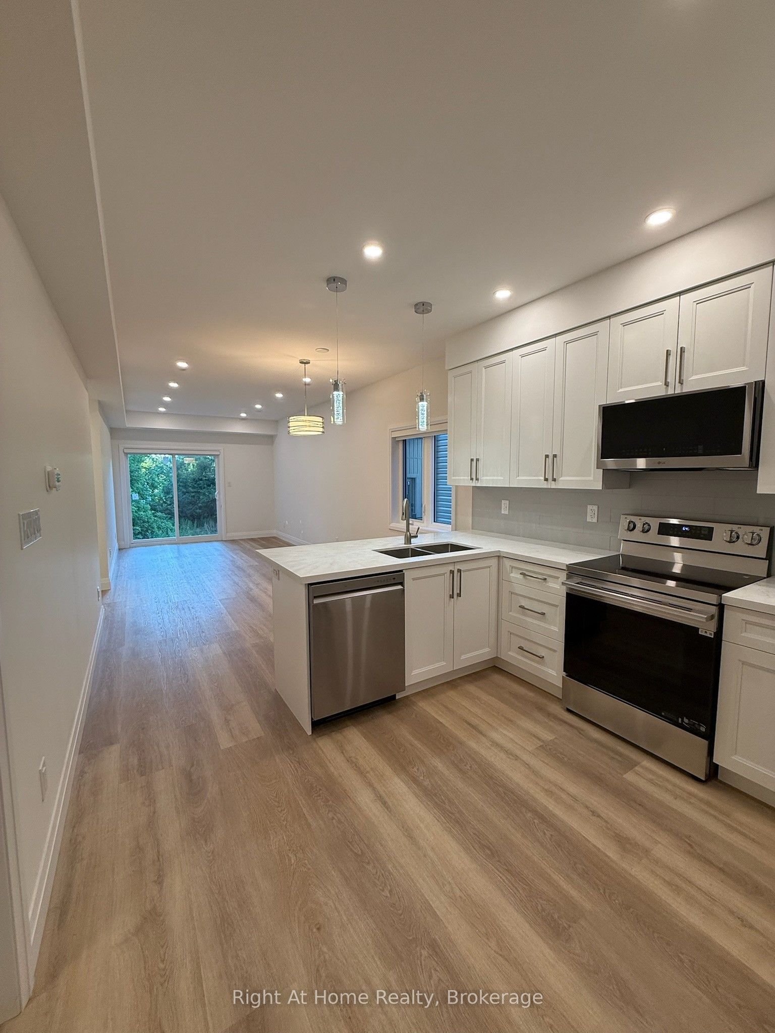 576B Guelph Street, Kitchener, ON N2H 5Y4 photo 4