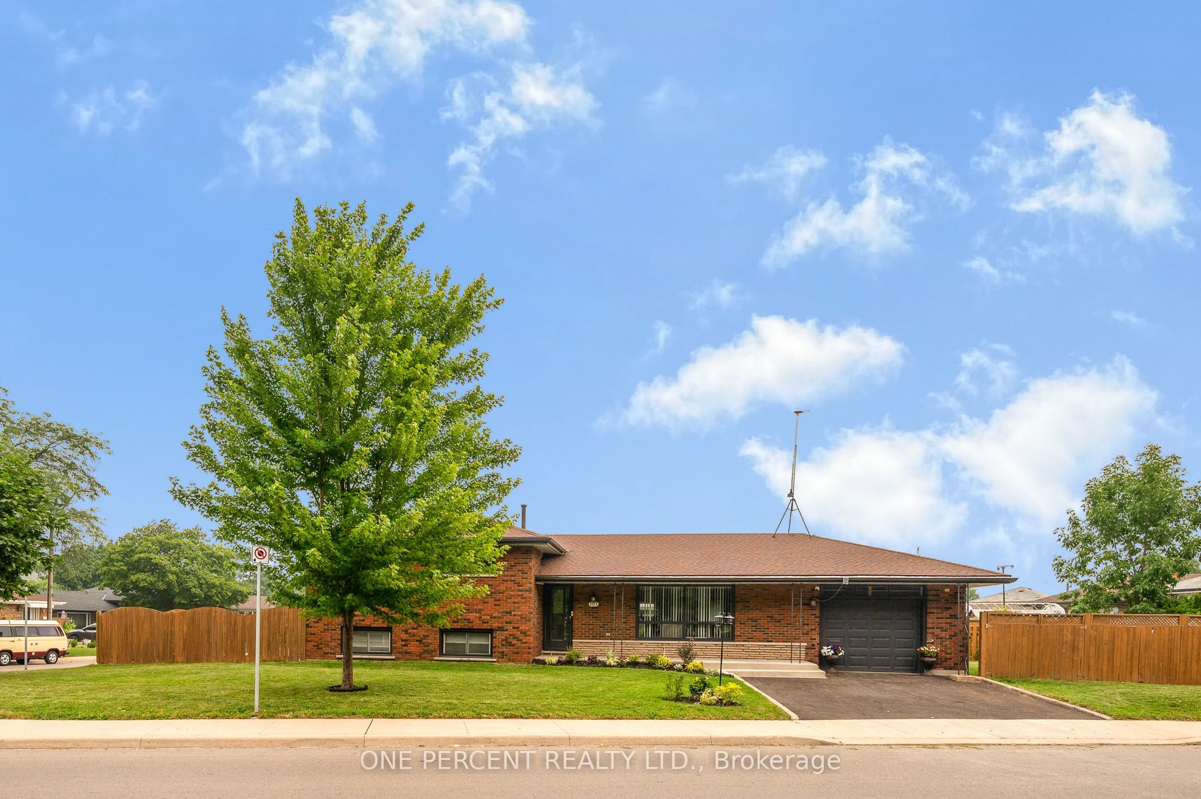 101 Kentley Drive, Hamilton, ON L8E 1A5