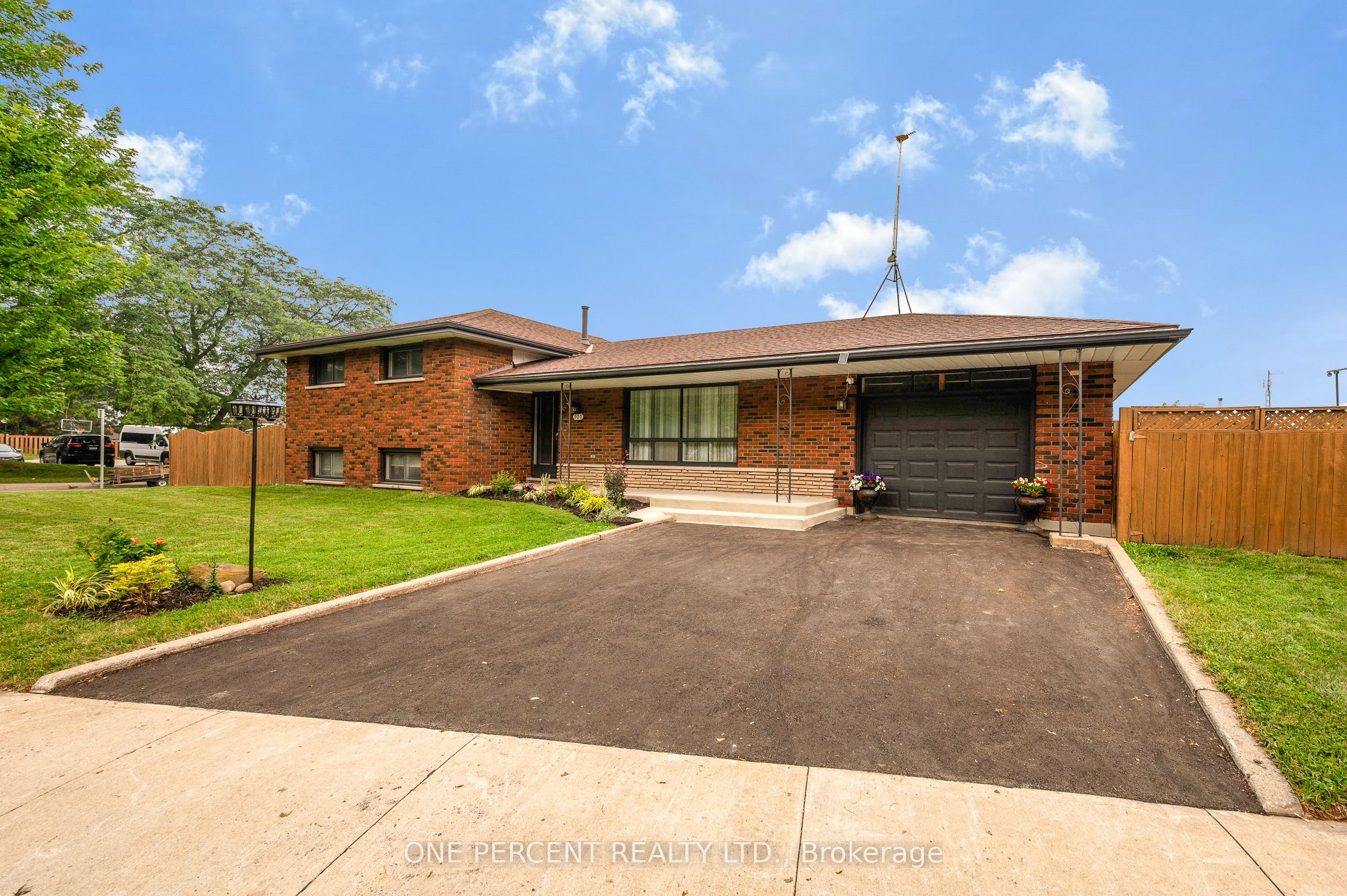 101 Kentley Drive, Hamilton, ON L8E 1A5 photo 3