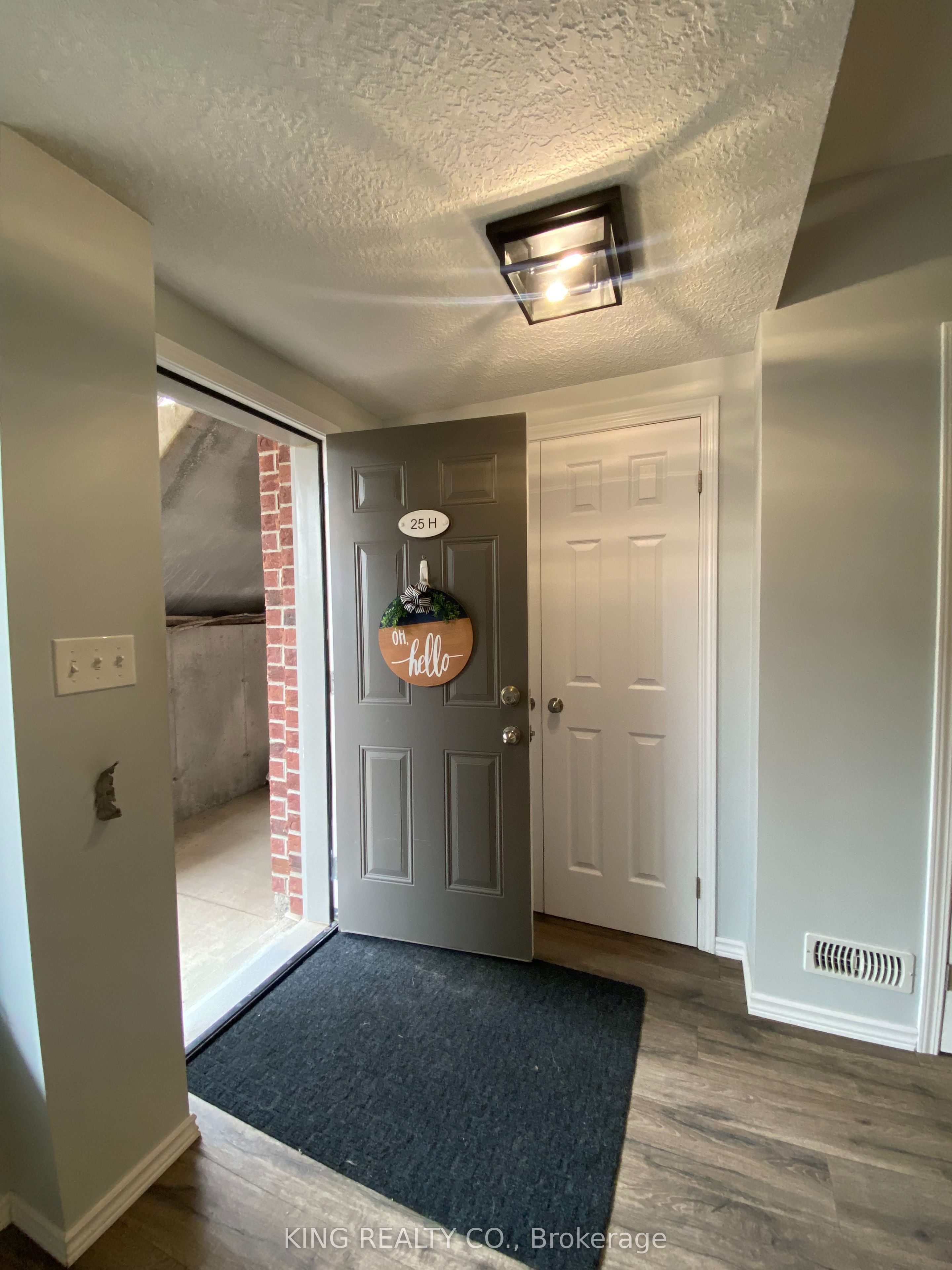 25 Sienna Street H, Kitchener, ON N2R 0H8 photo 4