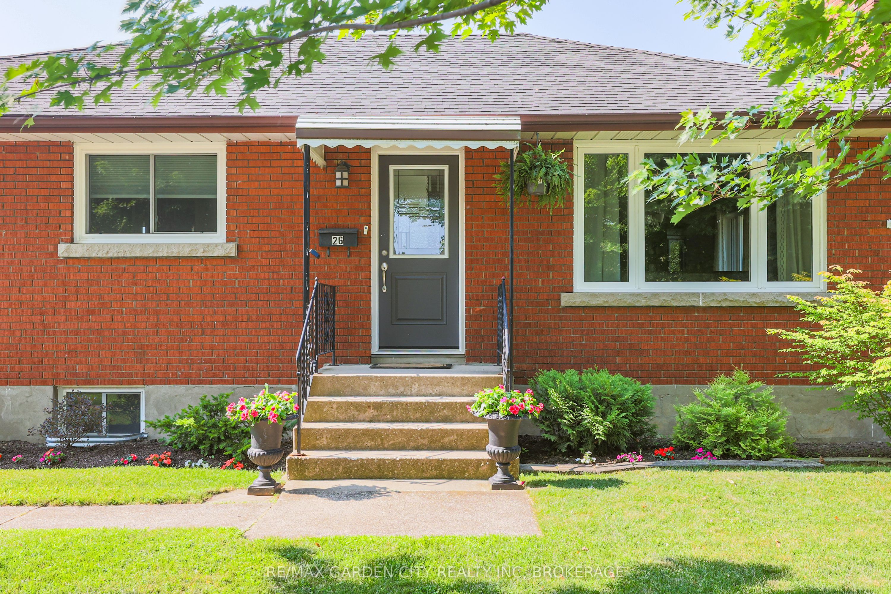26 Millward Avenue, St. Catharines, ON L2N 1P6 photo 2