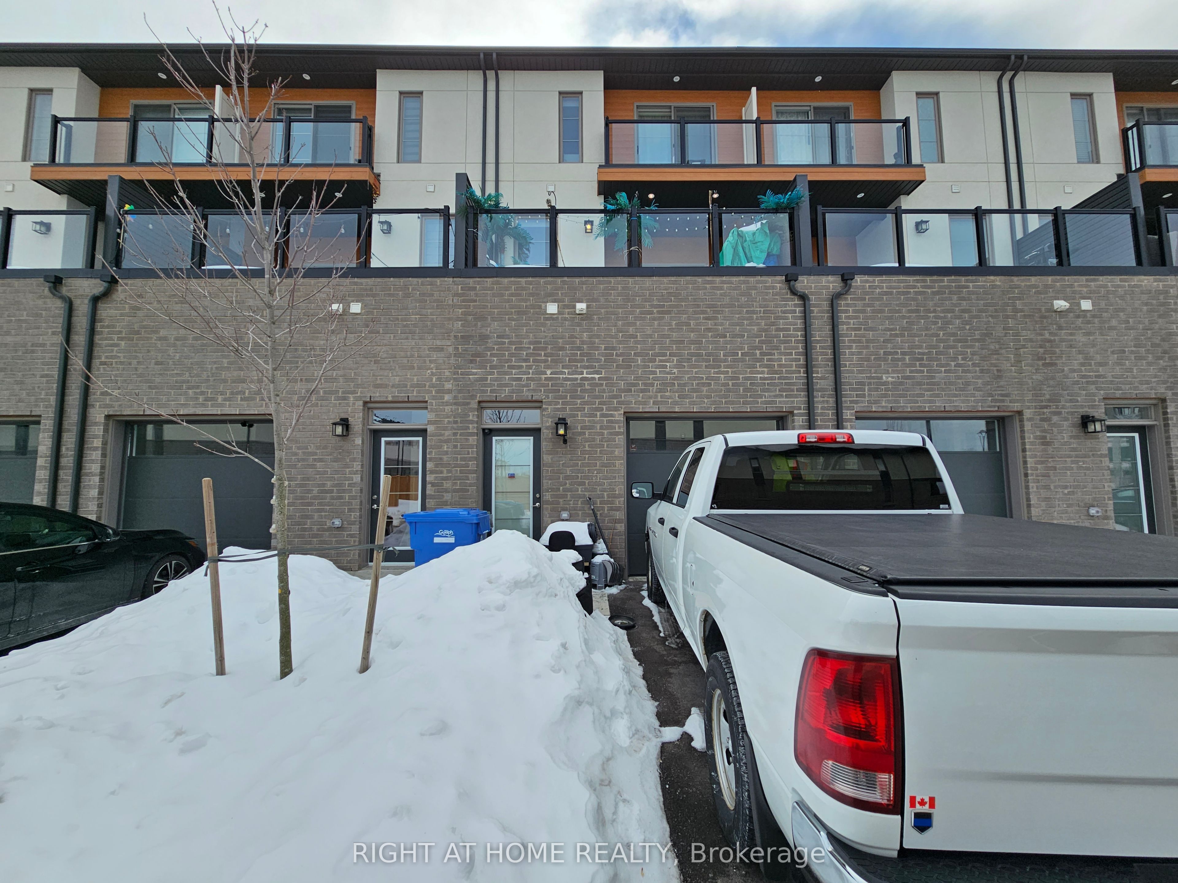 156 Huron Street, Guelph, ON N1E 0S7 photo 2