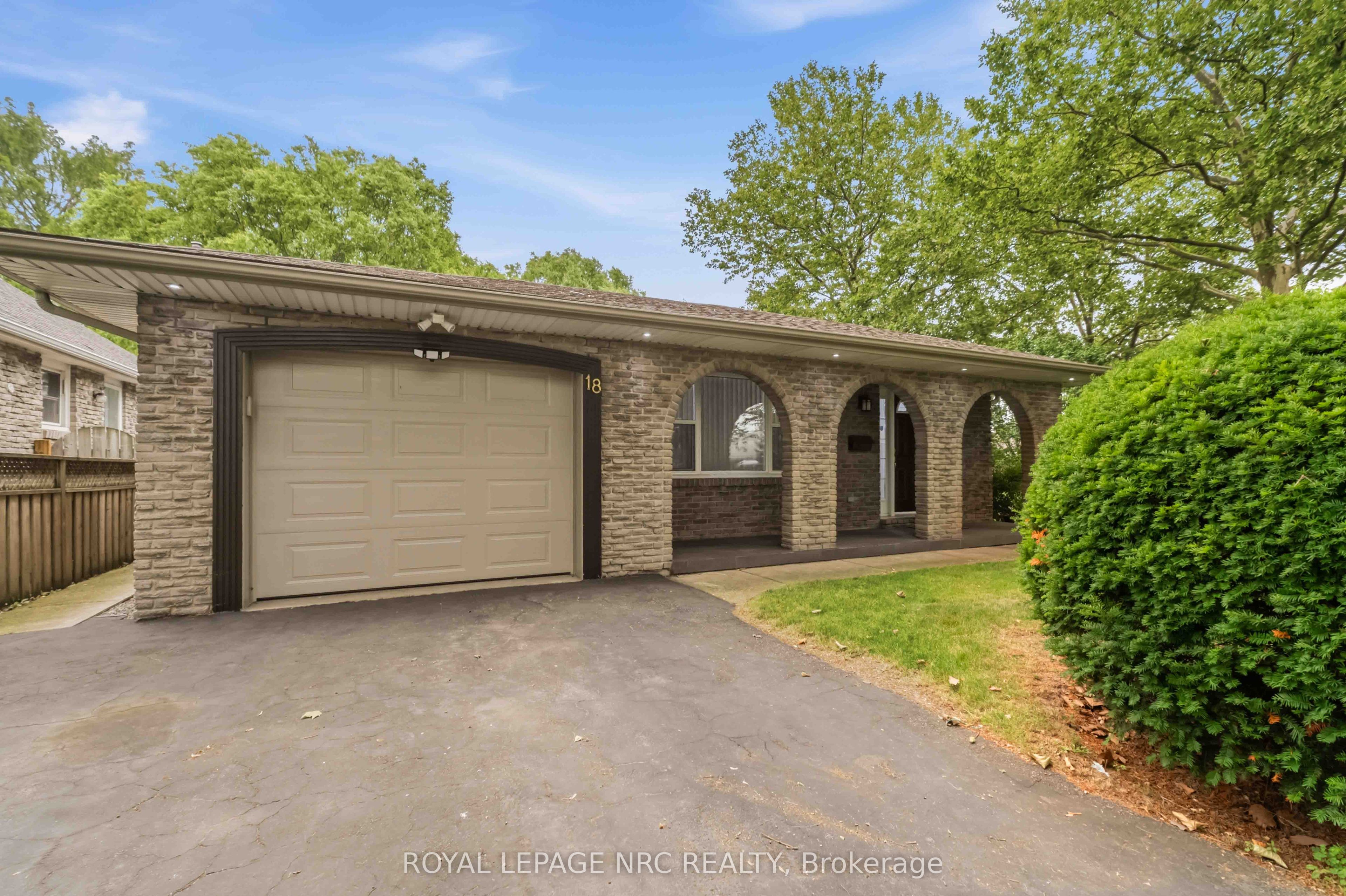 18 October Drive, St. Catharines, ON L2N 6T2