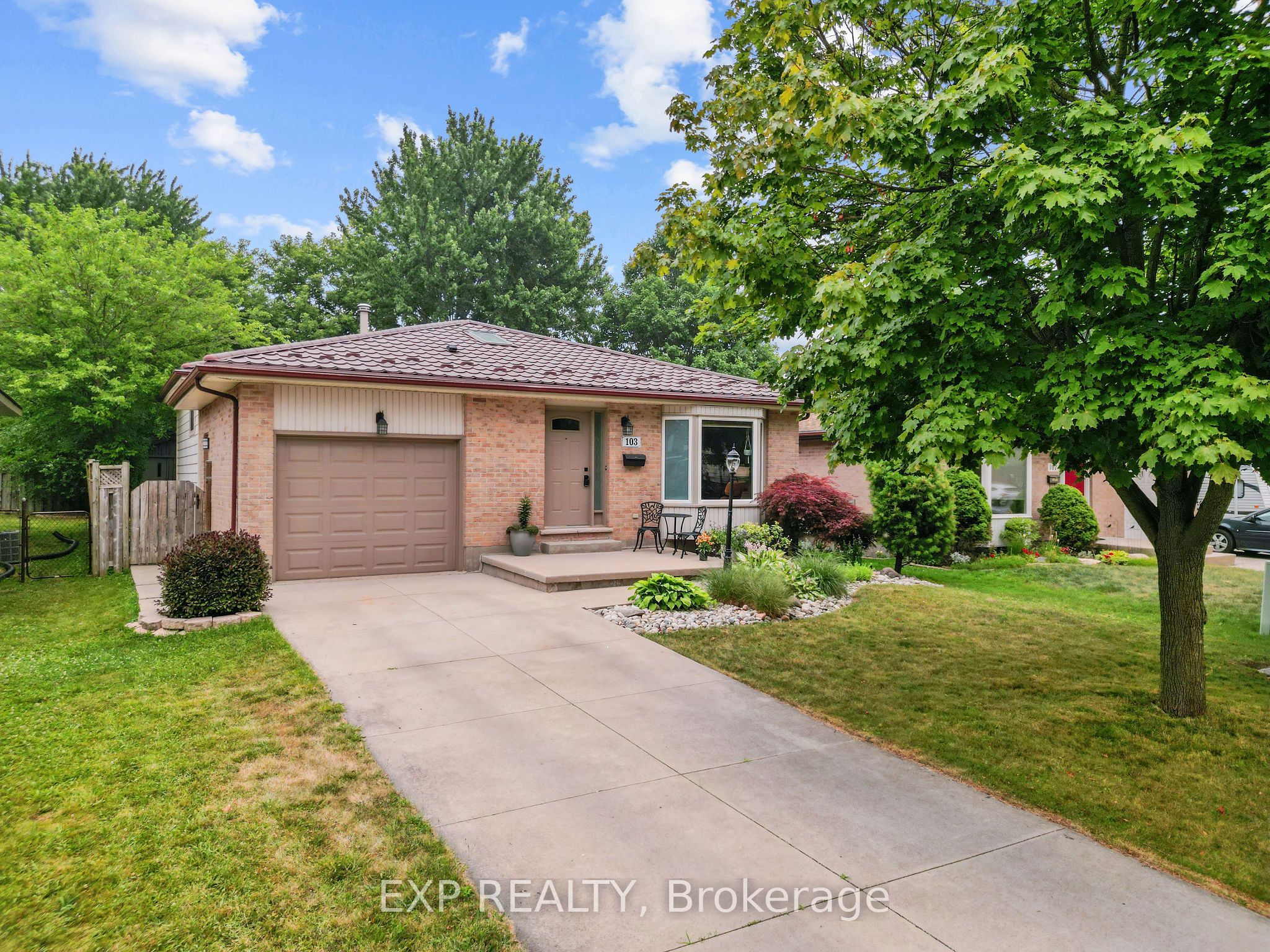 103 Clara Crescent, London South, ON N6E 3G7