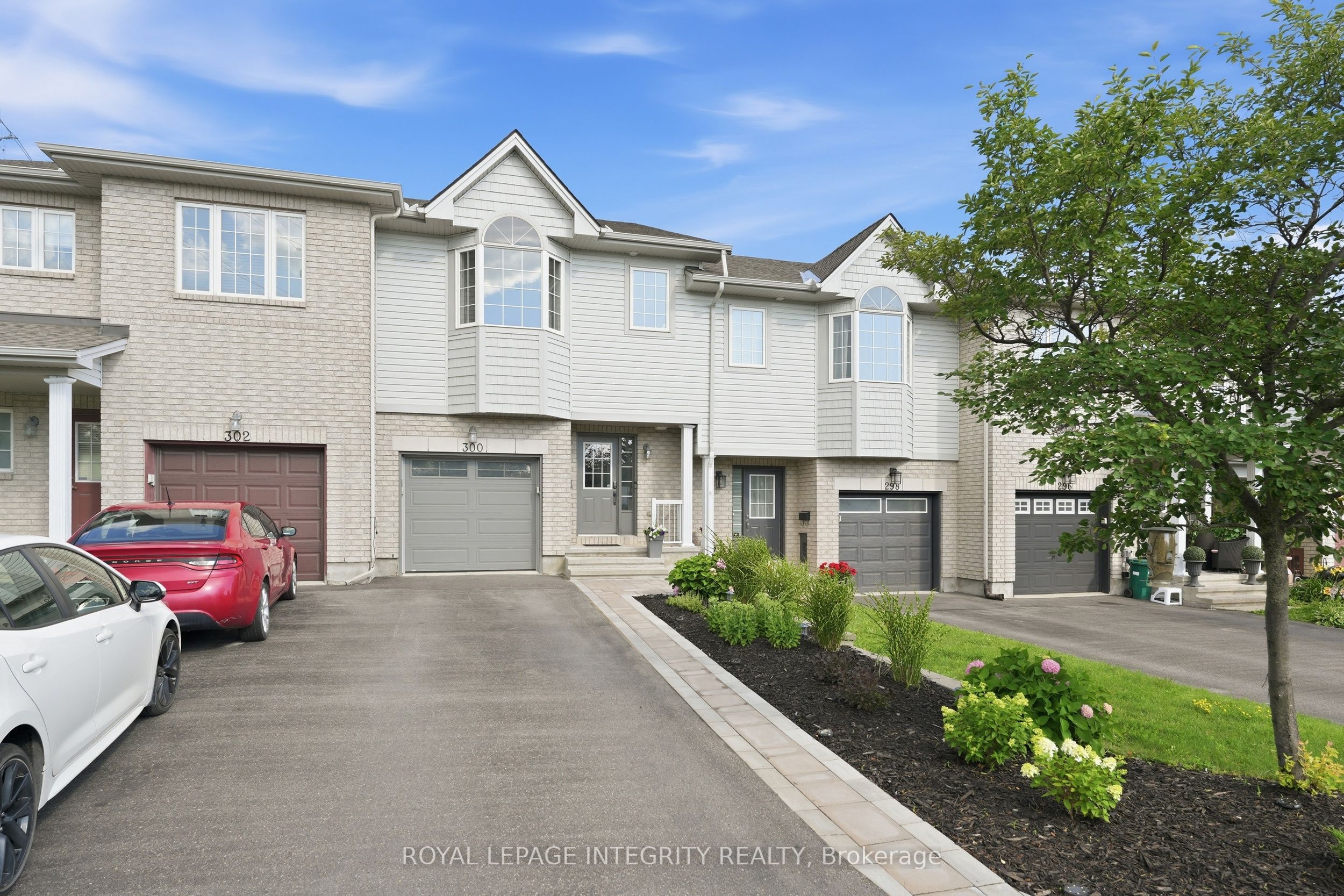 300 Rolling Meadow Crescent, Orleans - Convent Glen and Area, ON K1W 0A7 photo 2