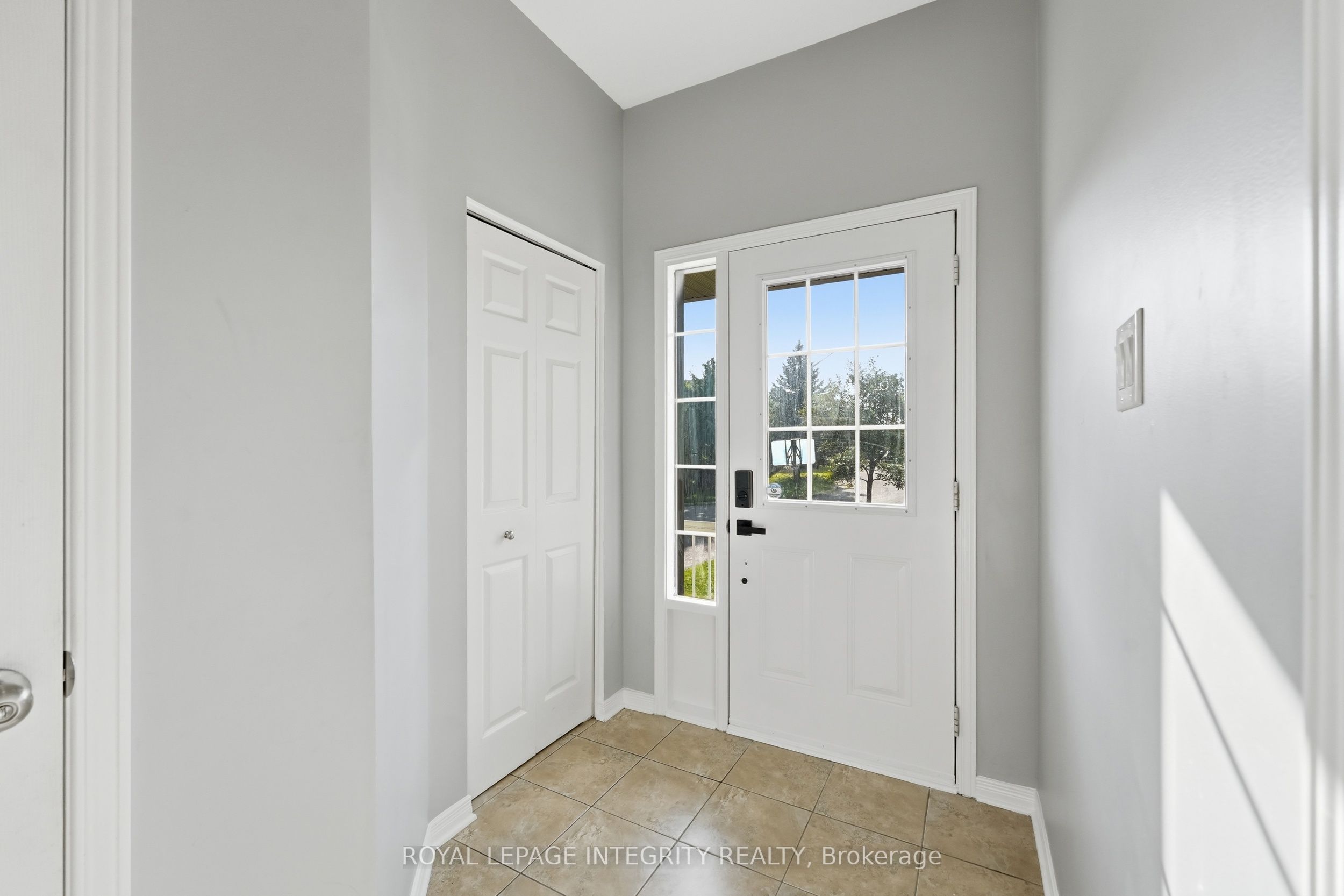 300 Rolling Meadow Crescent, Orleans - Convent Glen and Area, ON K1W 0A7 photo 3