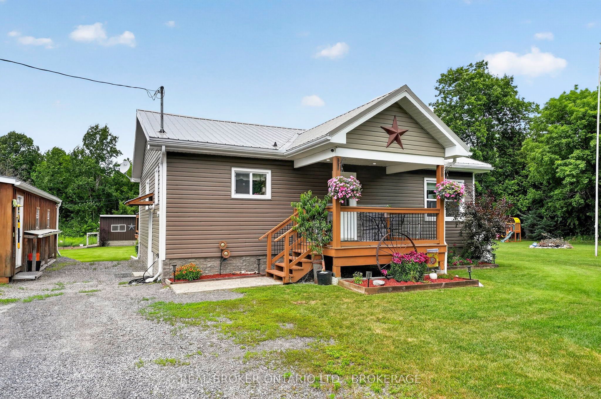 17137 Quail Road, North Stormont, ON K0C 1V0 photo 2
