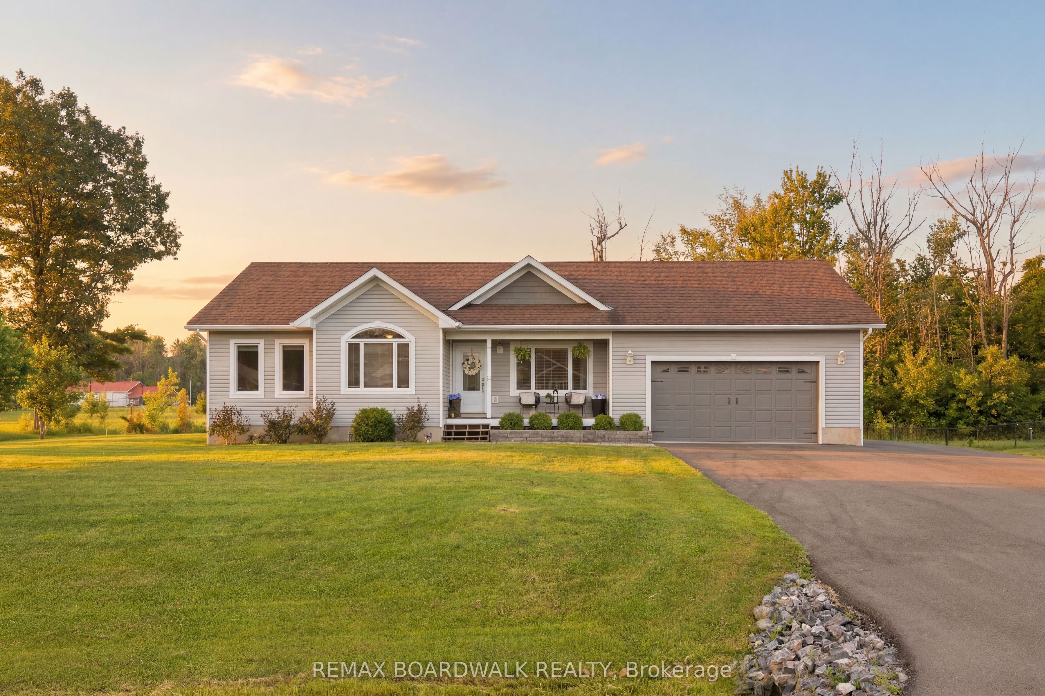 17 Albert Street, Edwardsburgh/Cardinal, ON K0E 1T1