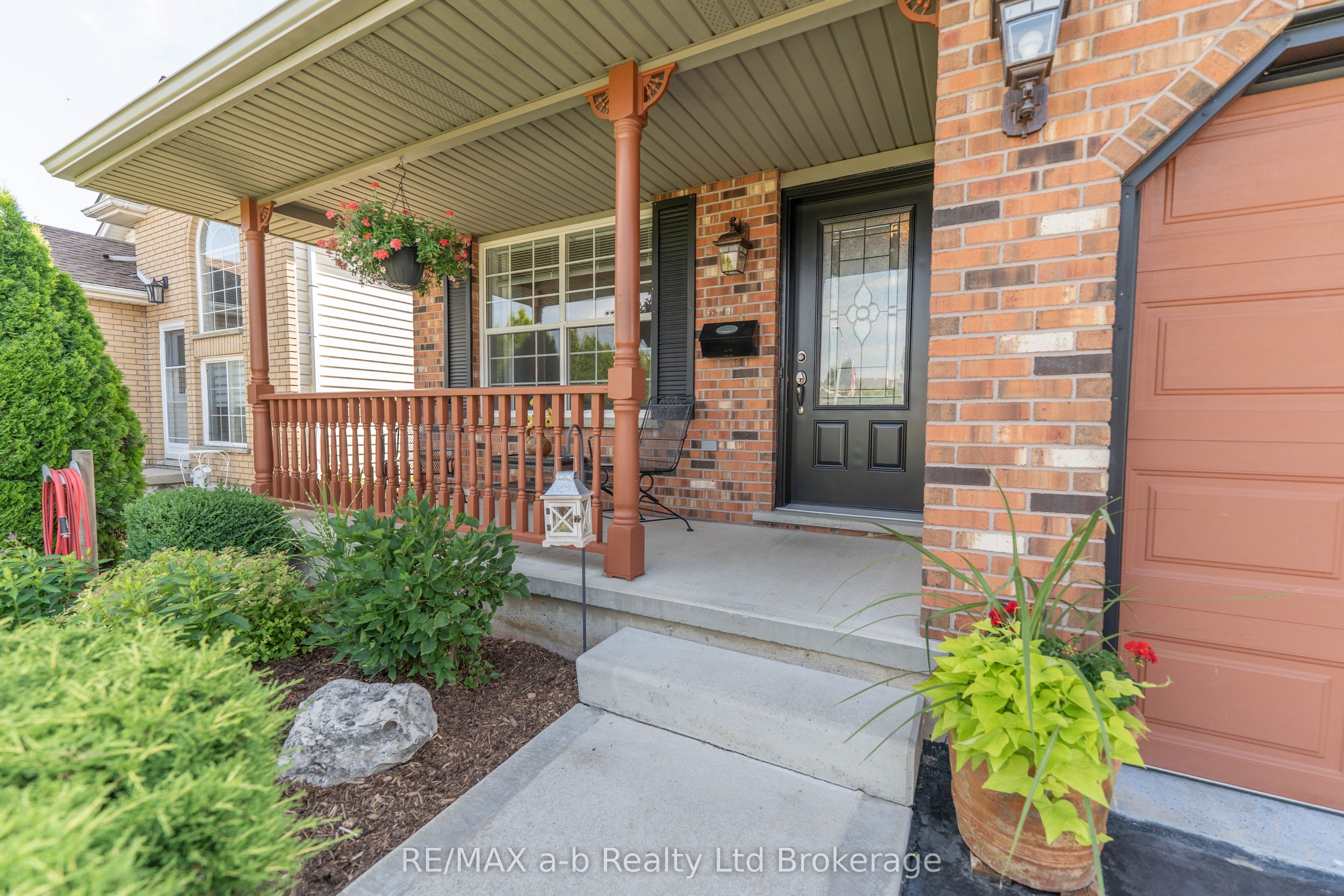 10 Peach Street, Tillsonburg, ON N4G 5N8 photo 5