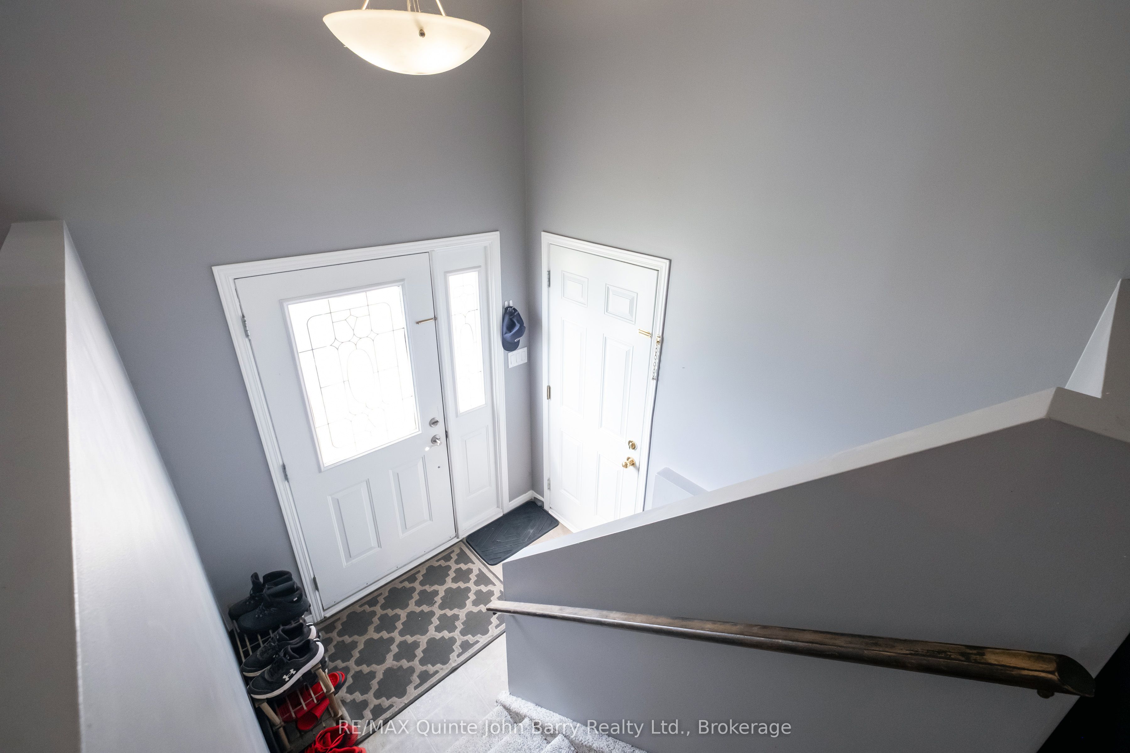 152 Nicholas Street, Quinte West, ON K8V 6B2 photo 4