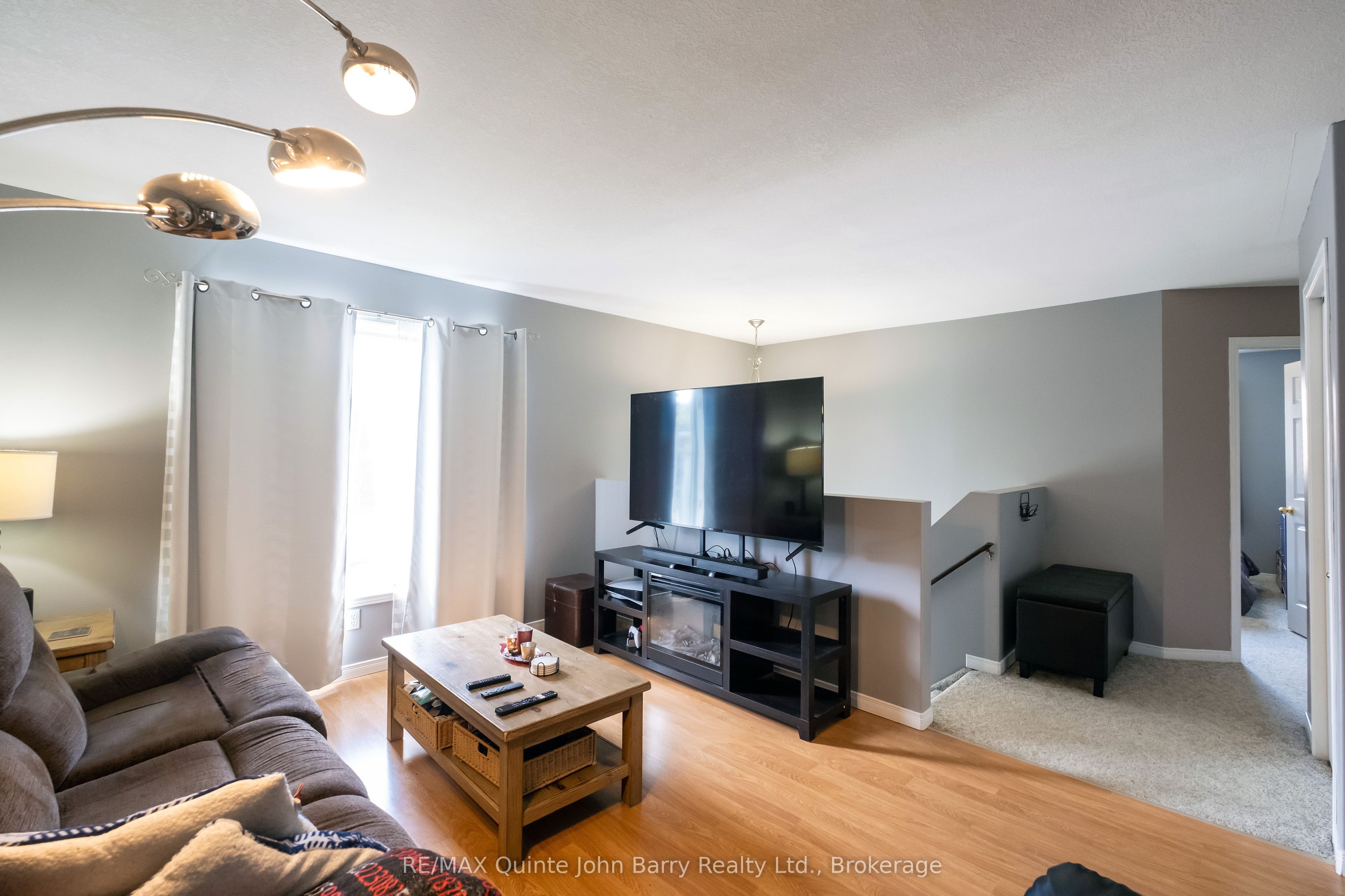 152 Nicholas Street, Quinte West, ON K8V 6B2 photo 5
