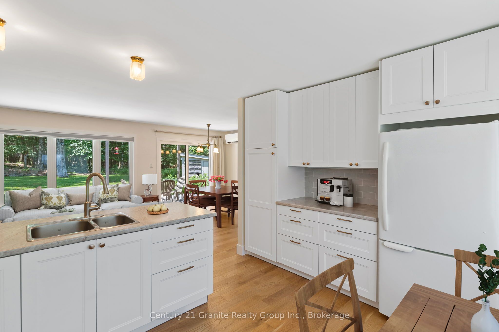 22 Highland Gate Boulevard, Minden Hills, ON K0M 2K0 photo 2