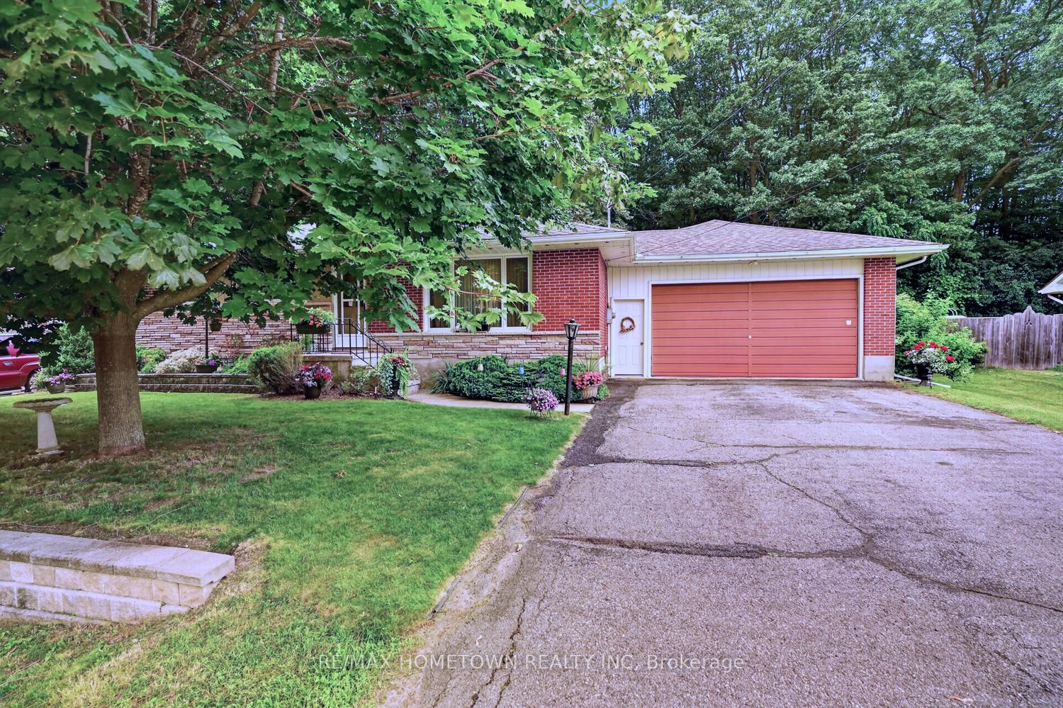 21 Fairway Crescent, Brockville, ON K6V 3V1 photo 3