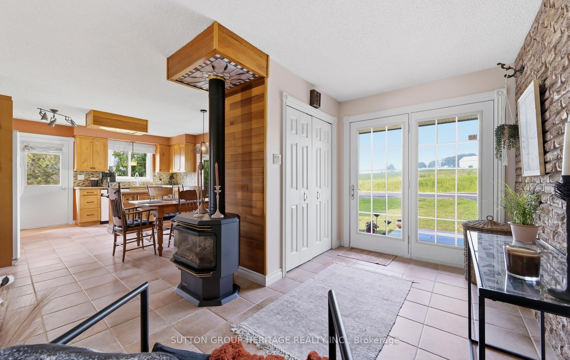 20955 Brunon Avenue, Kawartha Lakes, ON L0C 1G0 photo 3