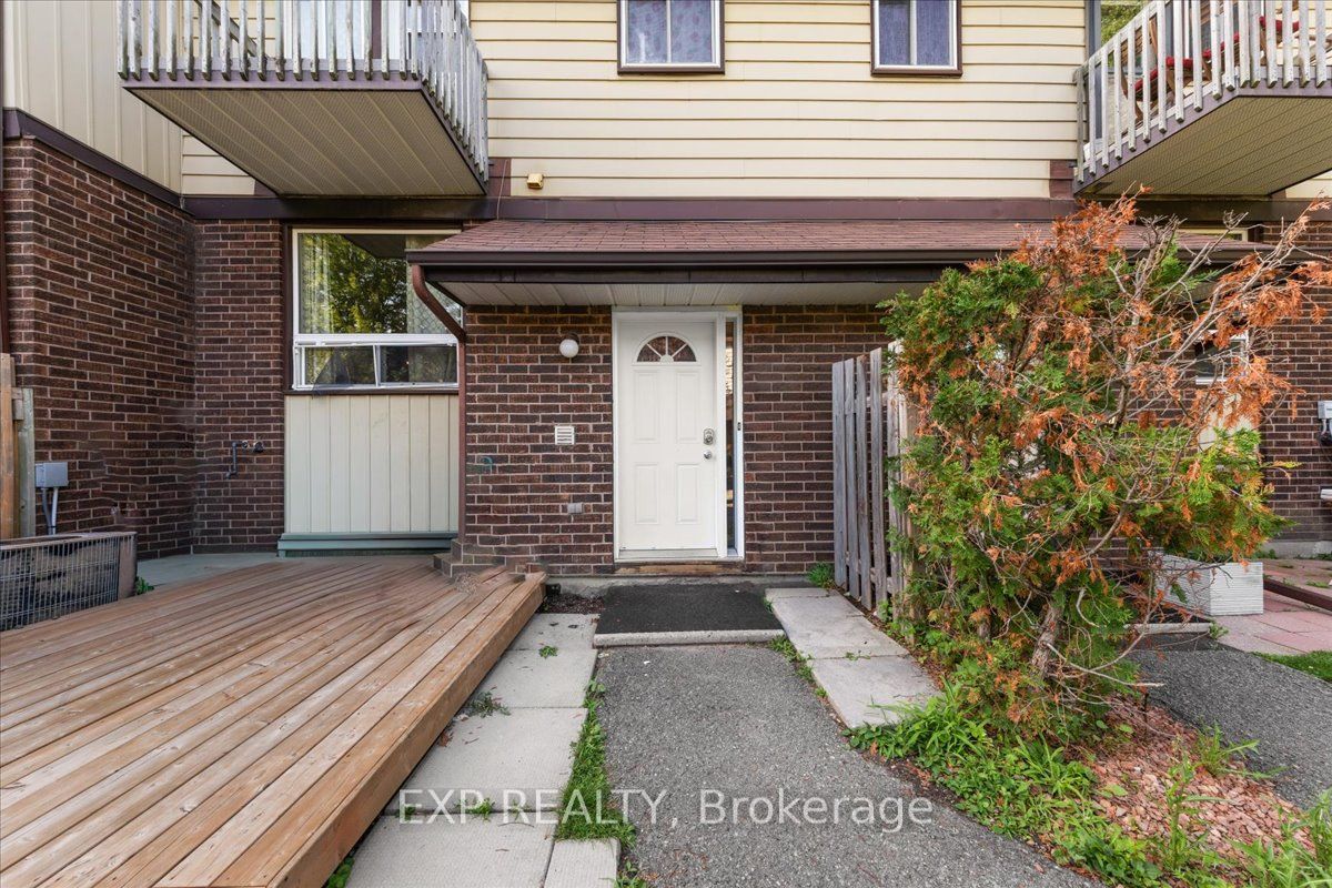 407 Montfort Street 9, Manor Park - Cardinal Glen and Area, ON K1L 8G8 photo 2