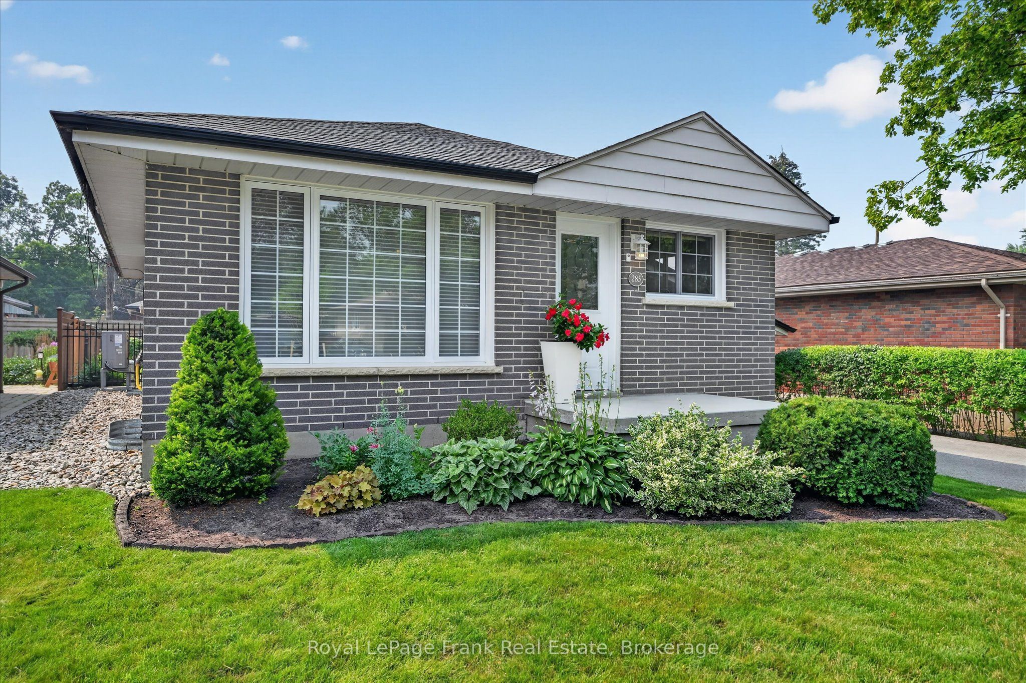 285 St Annes Crescent, Peterborough, ON K9H 5J3 photo 3