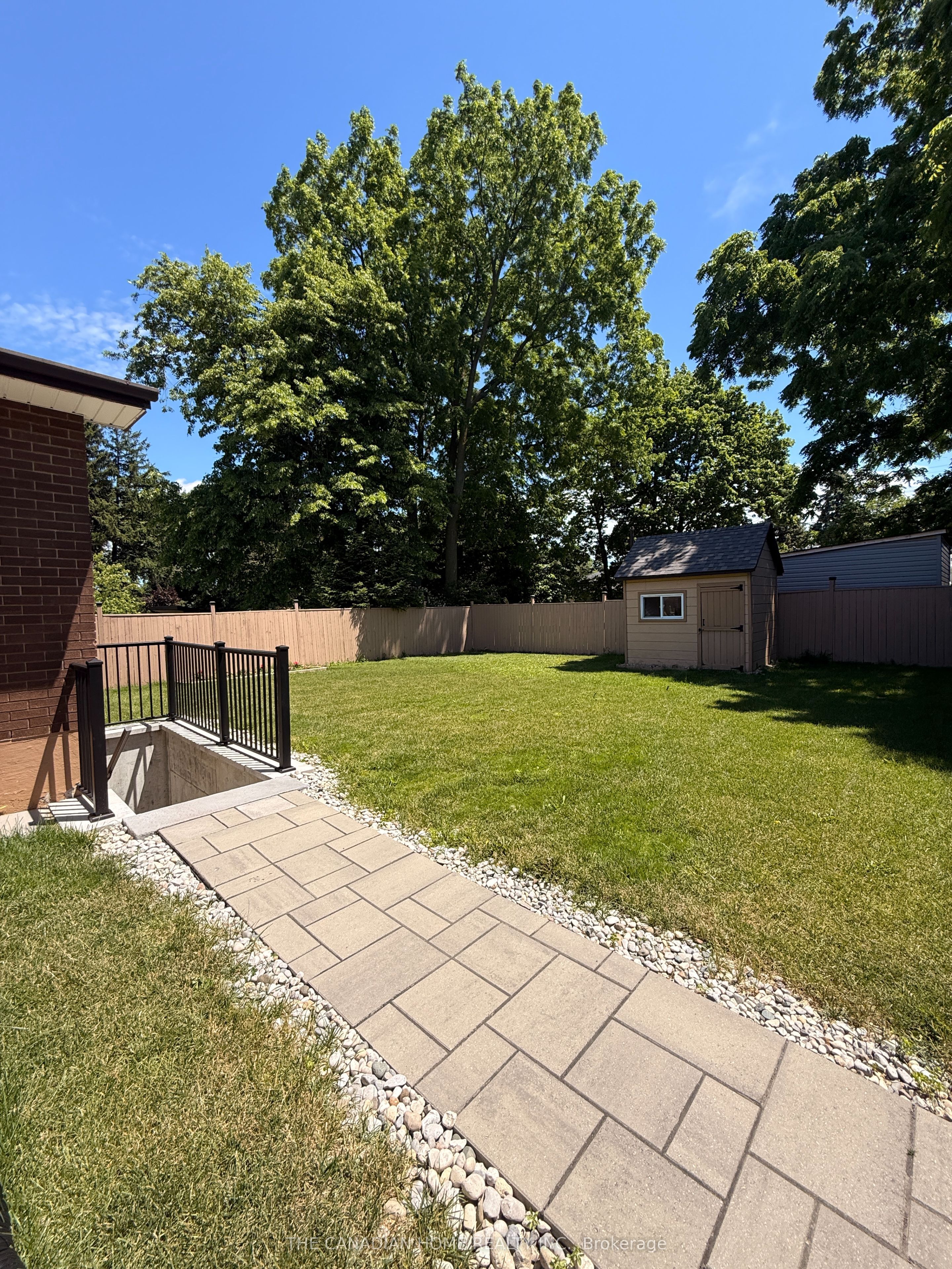 31 Brenlyn Court UPPER, Hamilton, ON L9C 4N8 photo 3